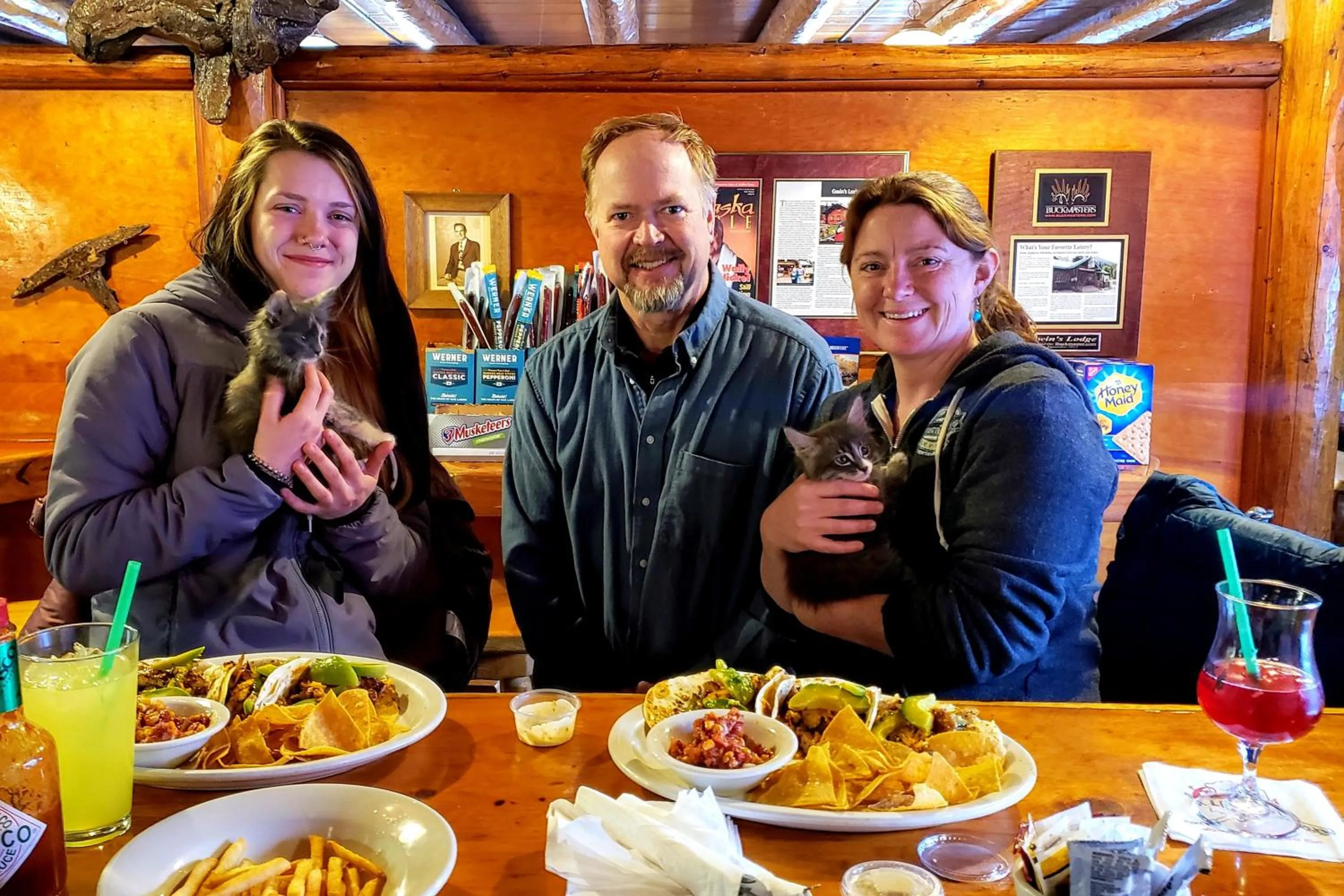 Restaurant/places to eat in Gwin's Lodge & Roadhouse