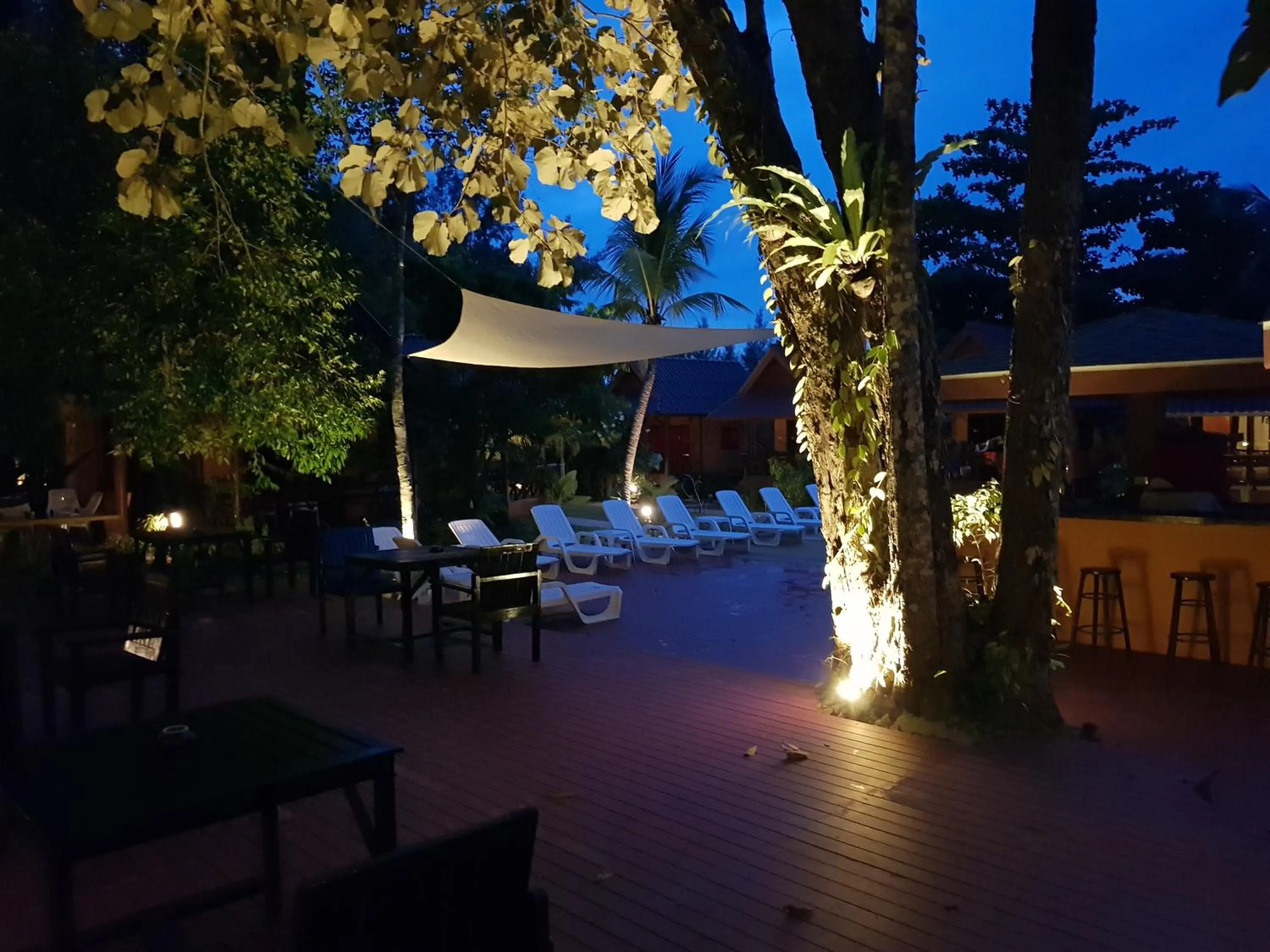 Swimming pool in Lanta Pearl Beach Resort