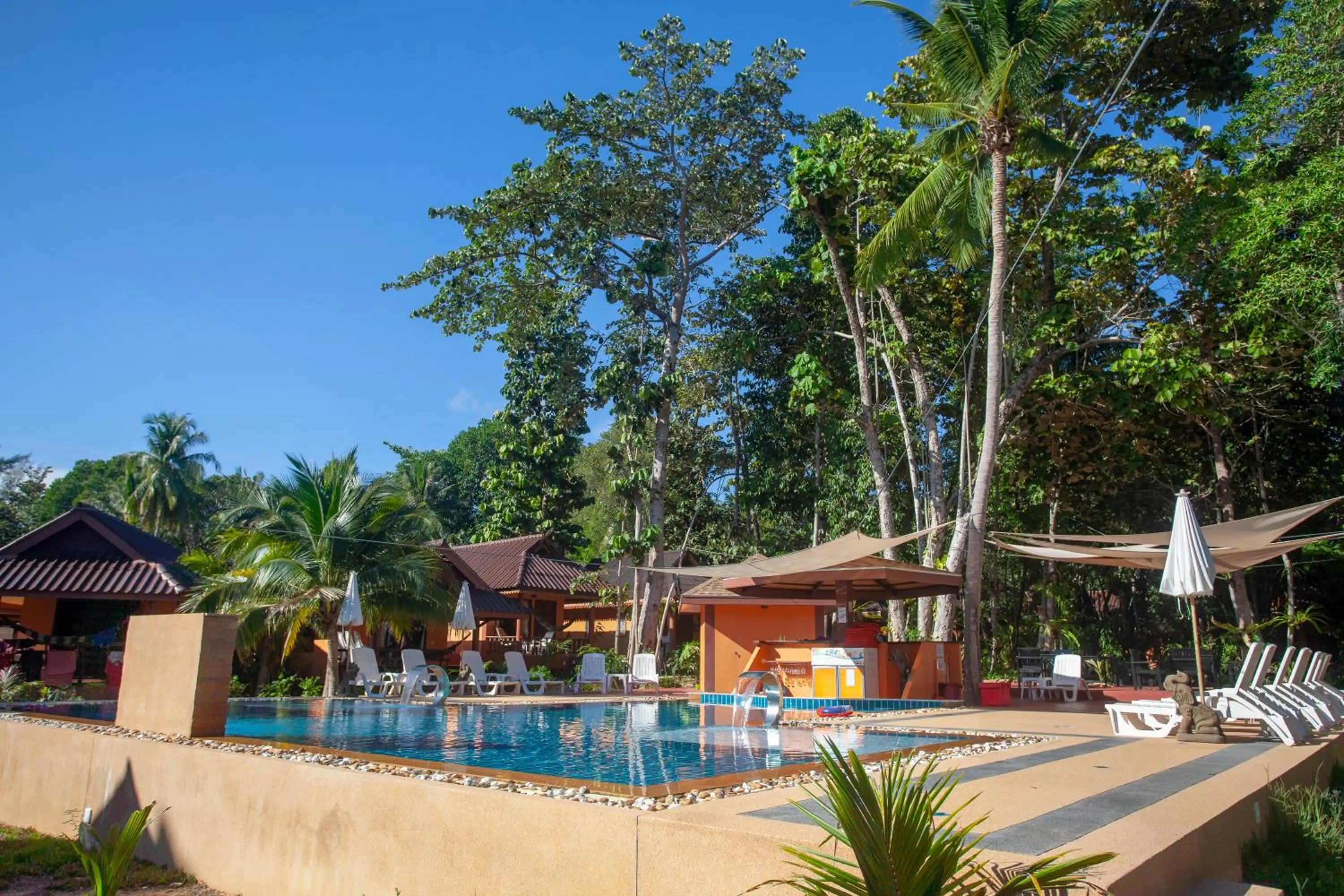 Swimming pool in Lanta Pearl Beach Resort