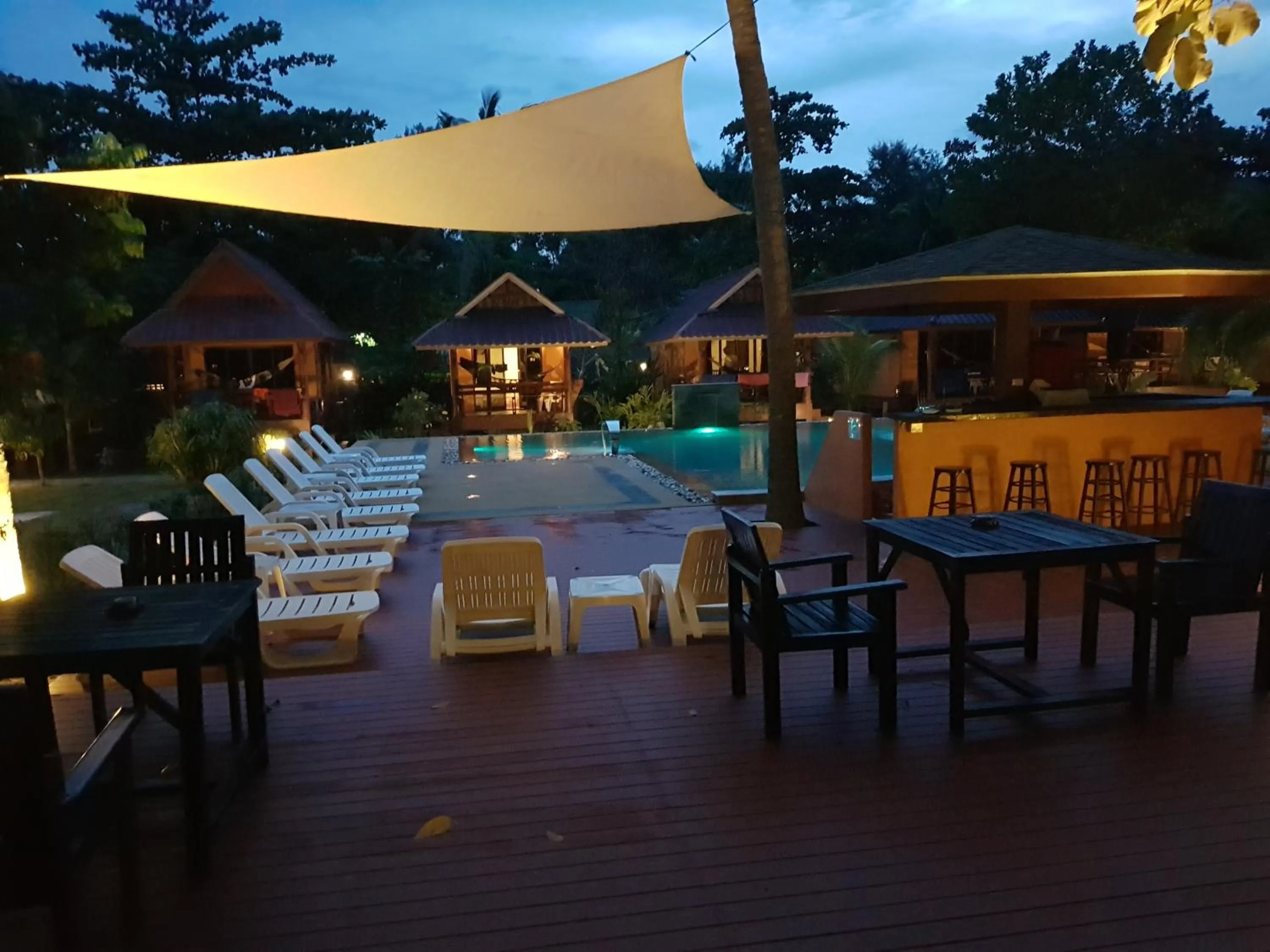 Swimming pool in Lanta Pearl Beach Resort