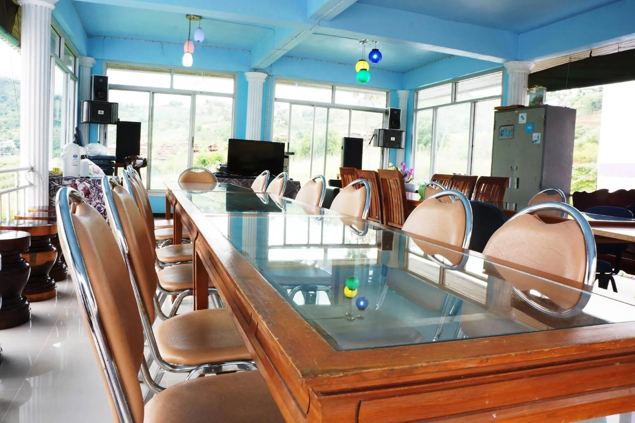 Restaurant/places to eat in Home OK Taleymok