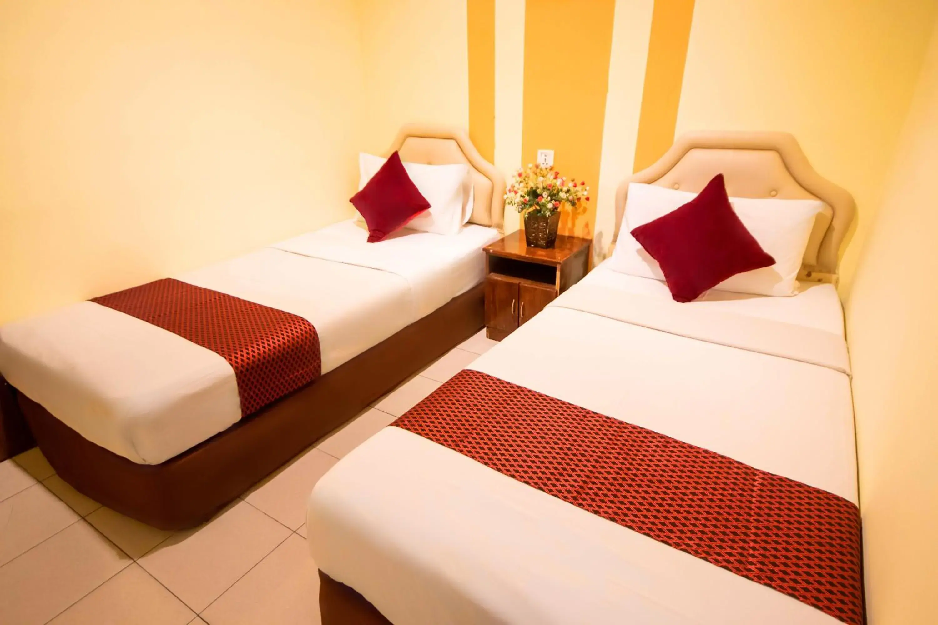 Superior Twin Room No Window in Sun Inns Hotel Lagoon near Sunway Lagoon Theme Park Superior Twin Room No Window in Sun Inns Hotel Lagoon near Sunway Lagoon Theme Park