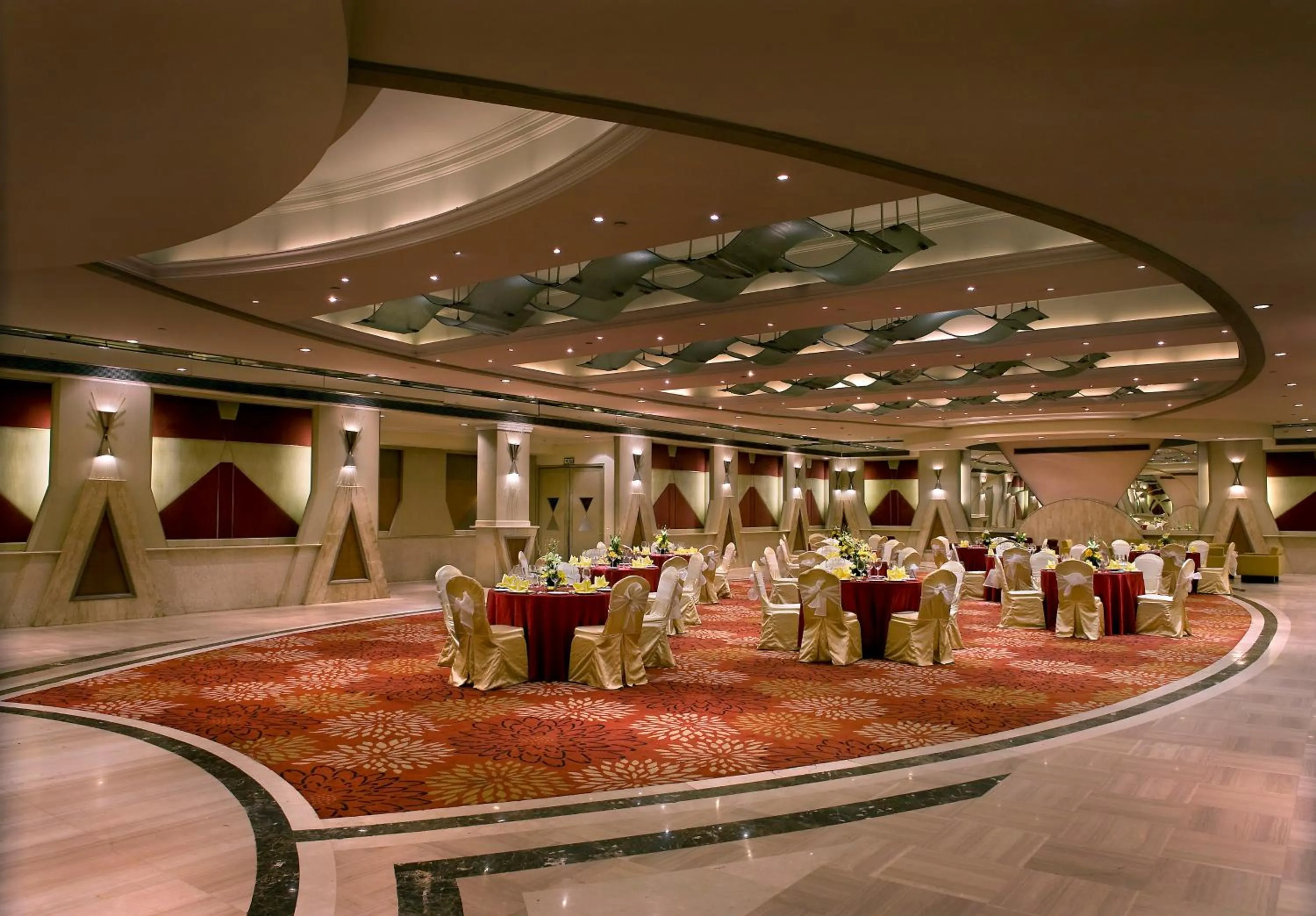 Banquet/Function facilities in The Suryaa New Delhi