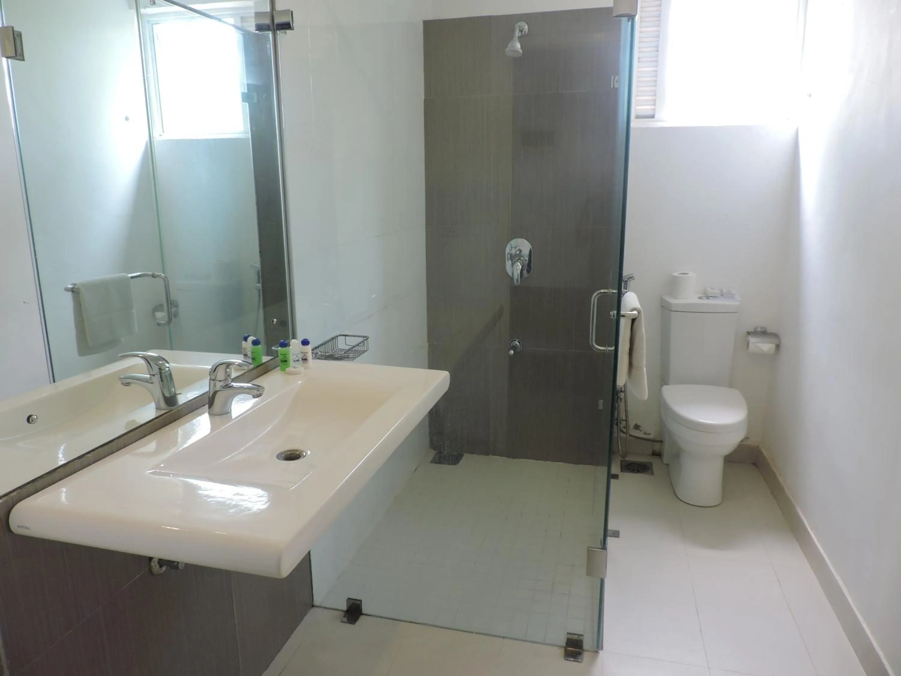 Bathroom in Pigeon Island Beach Resort and Spa