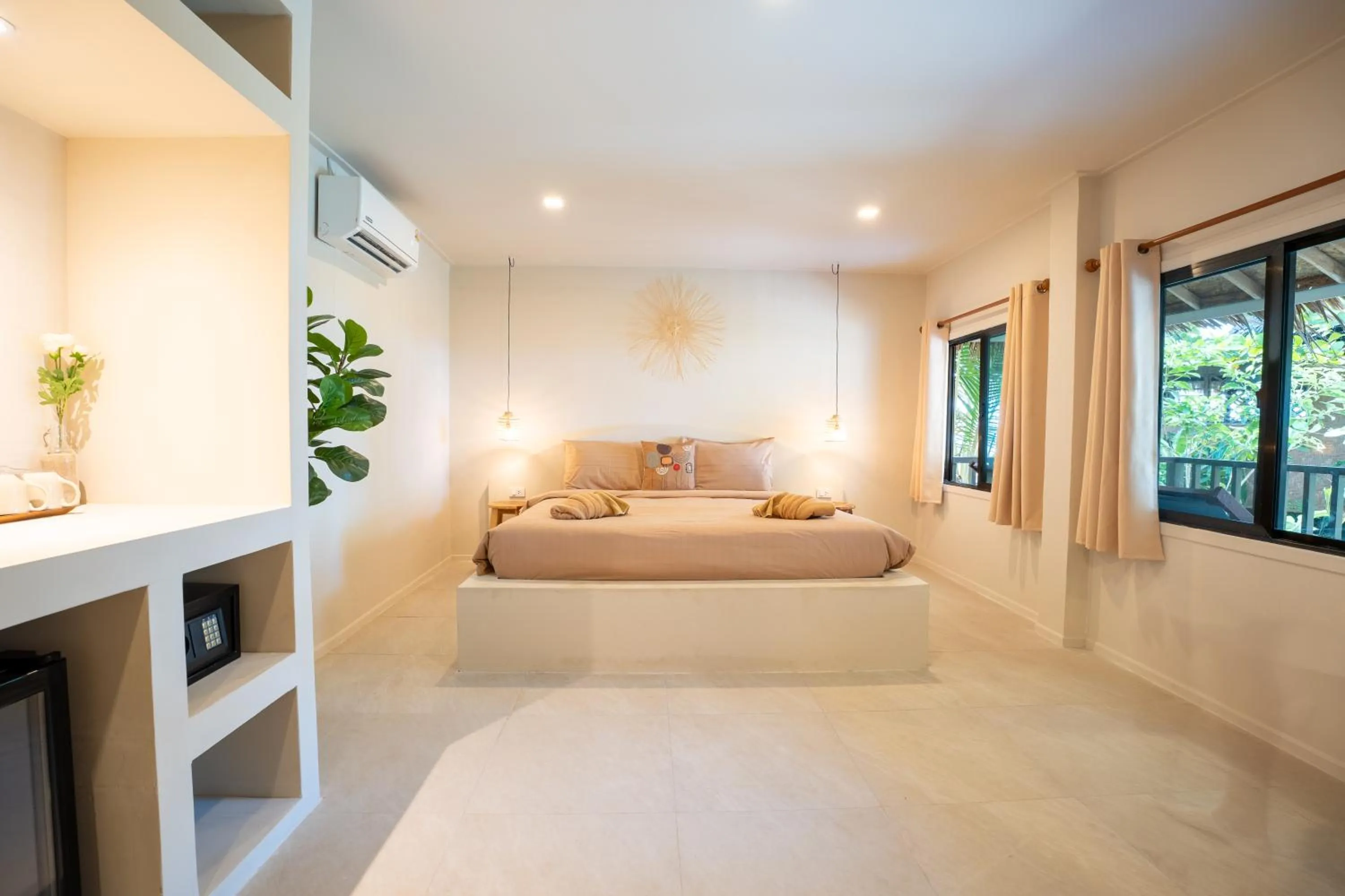 Bedroom, Bed in Relax Bay Beach Resort