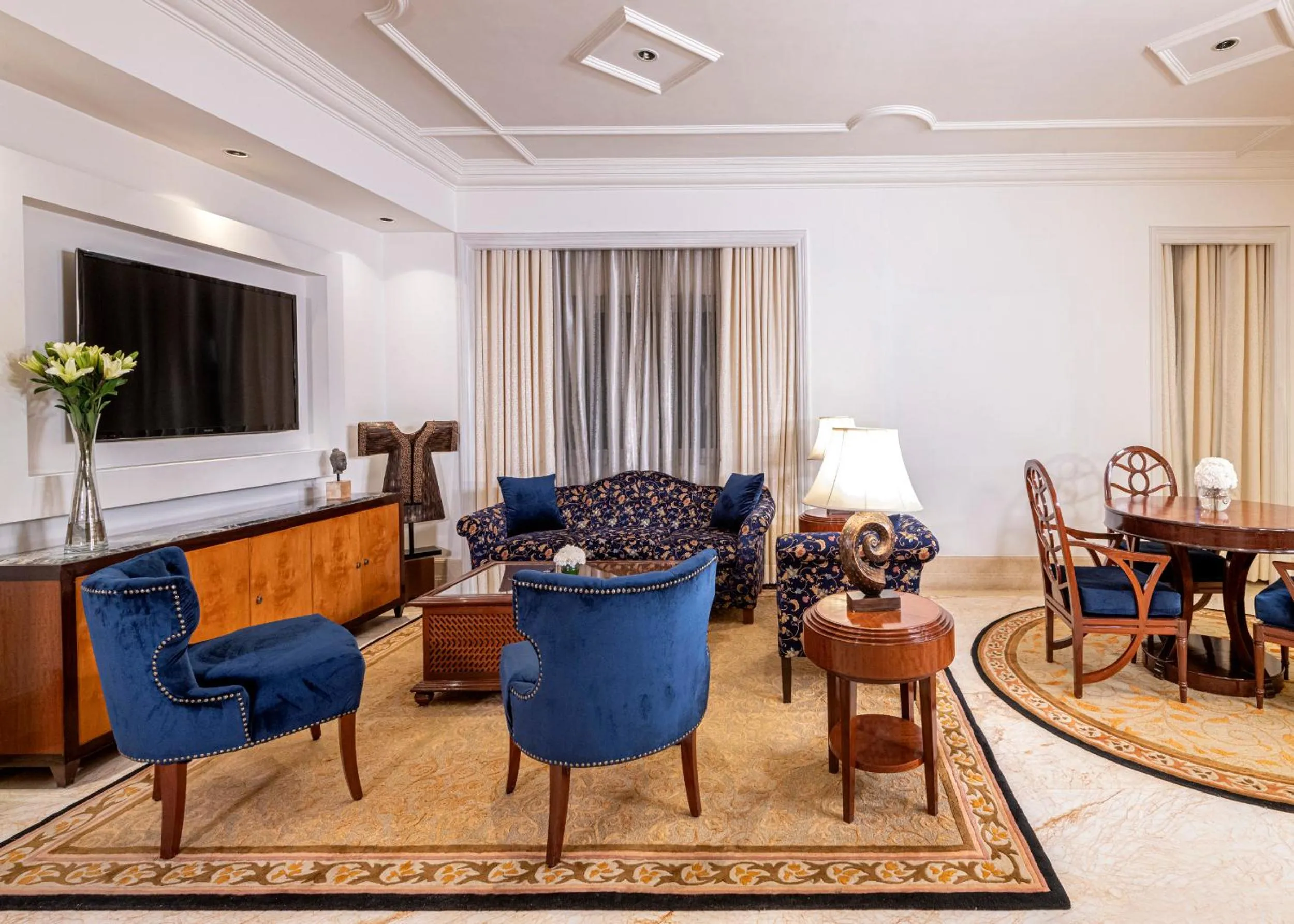 Living room in The Claridges New Delhi