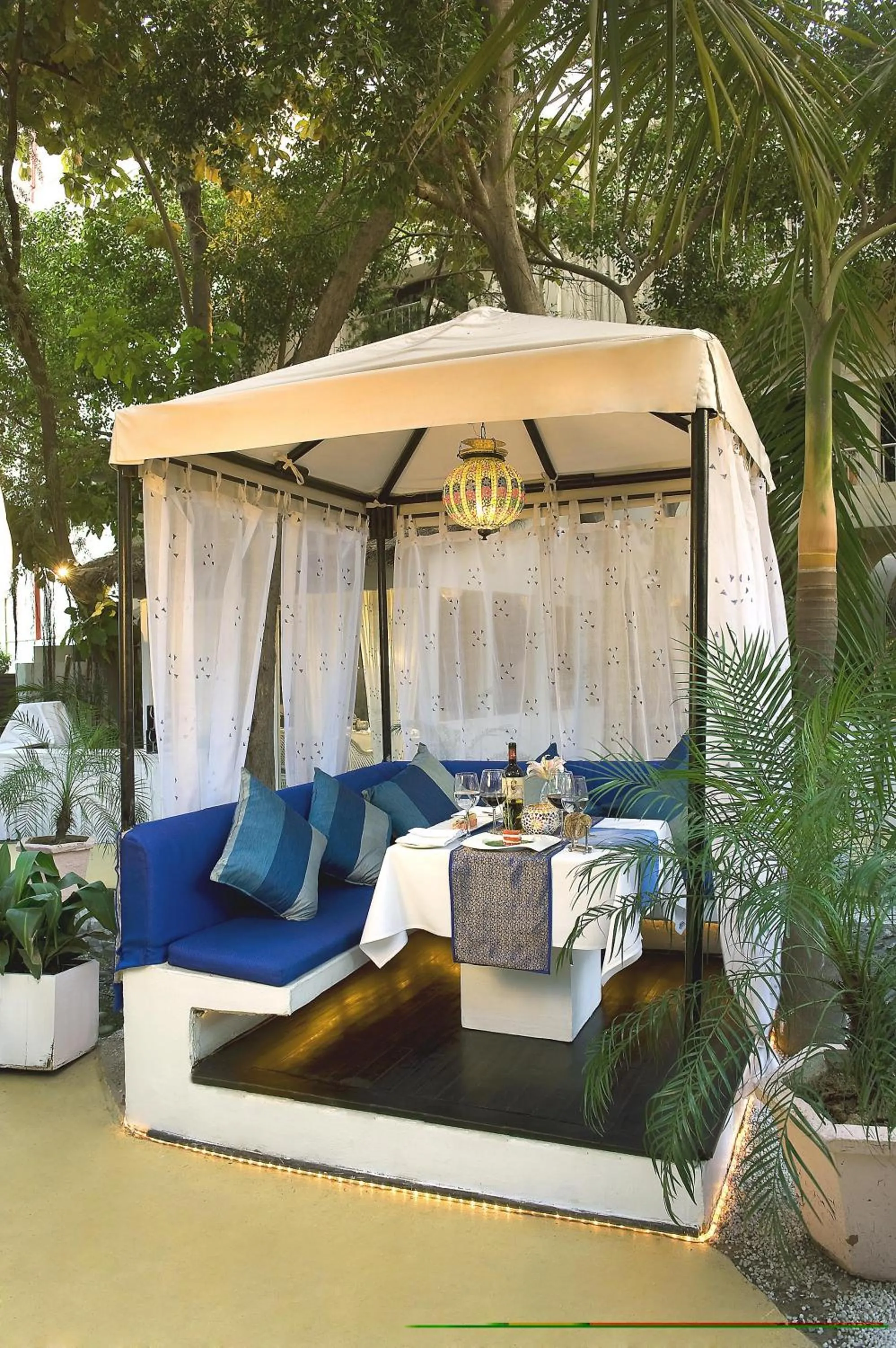 Restaurant/places to eat in The Claridges New Delhi