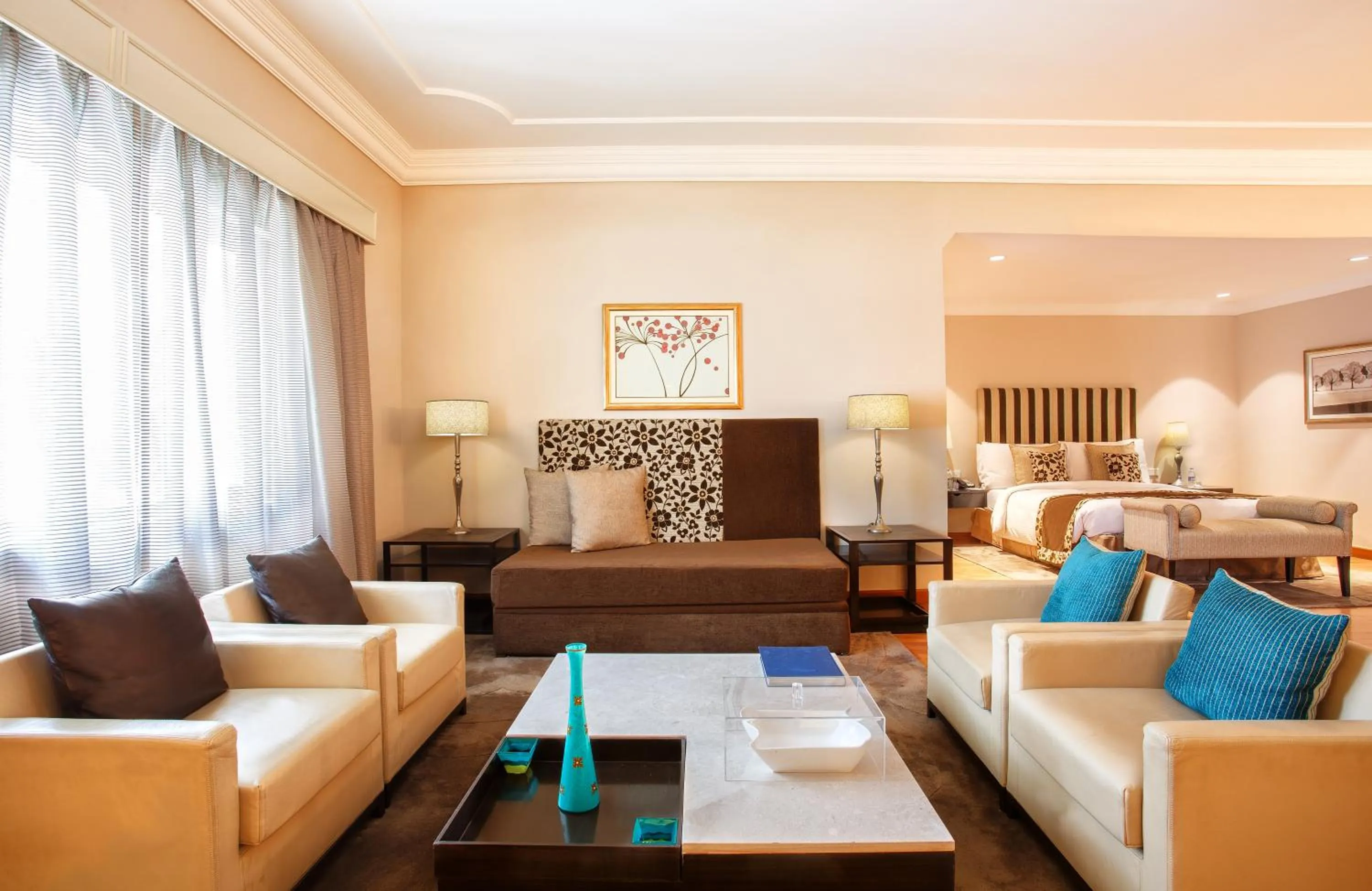 Bed in The Claridges New Delhi