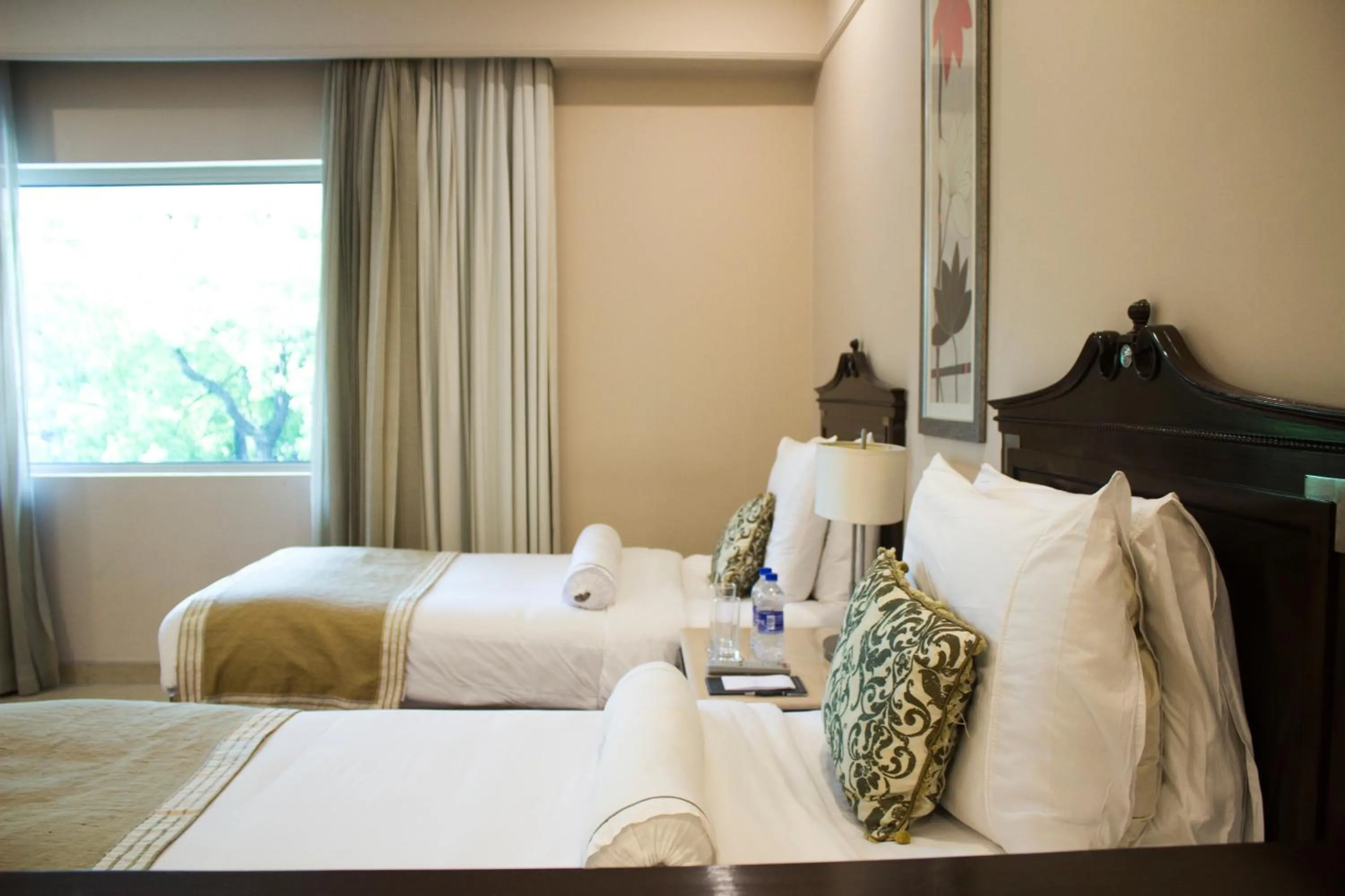 Bed in The Claridges New Delhi