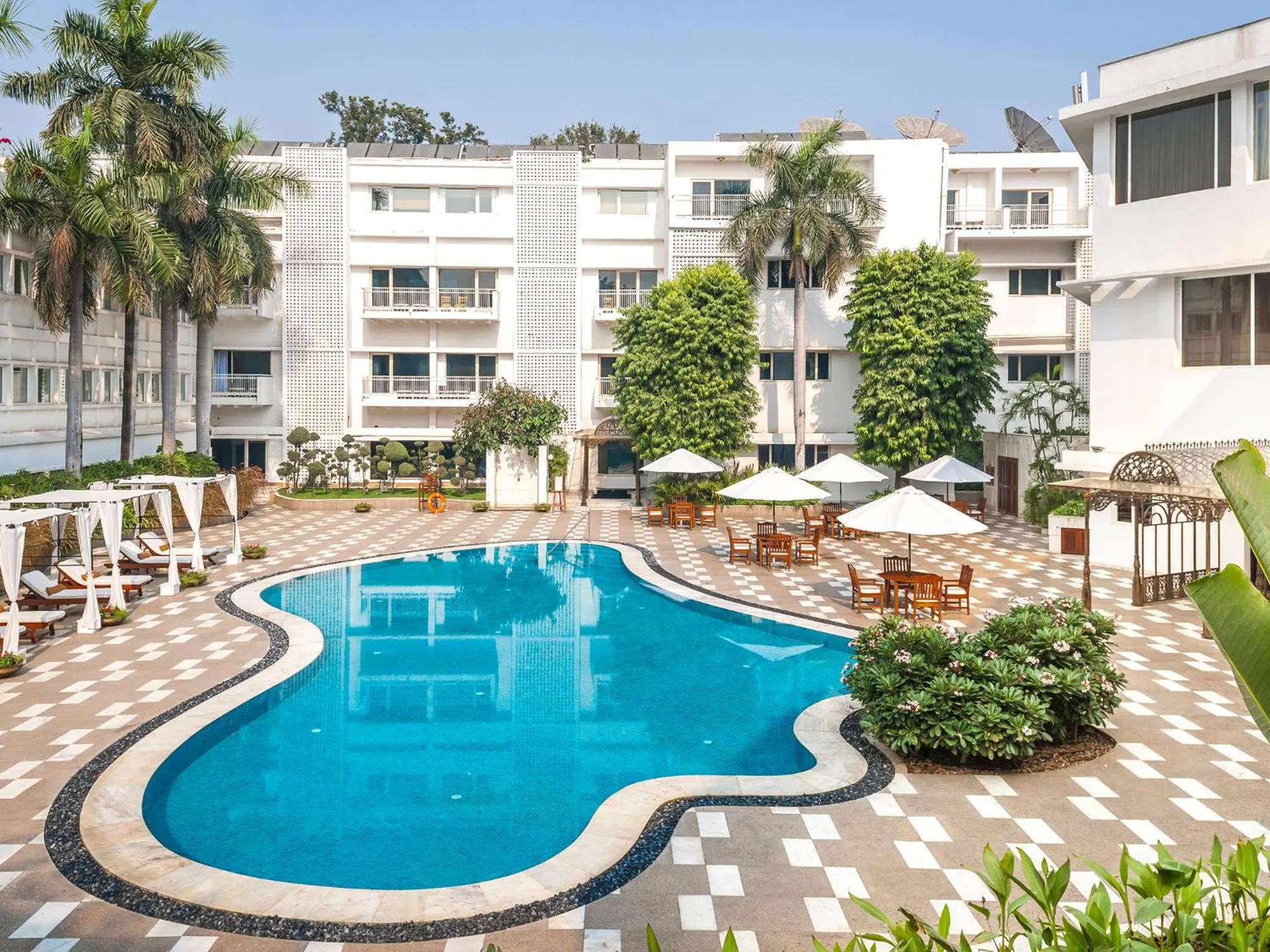 Swimming pool in The Claridges New Delhi