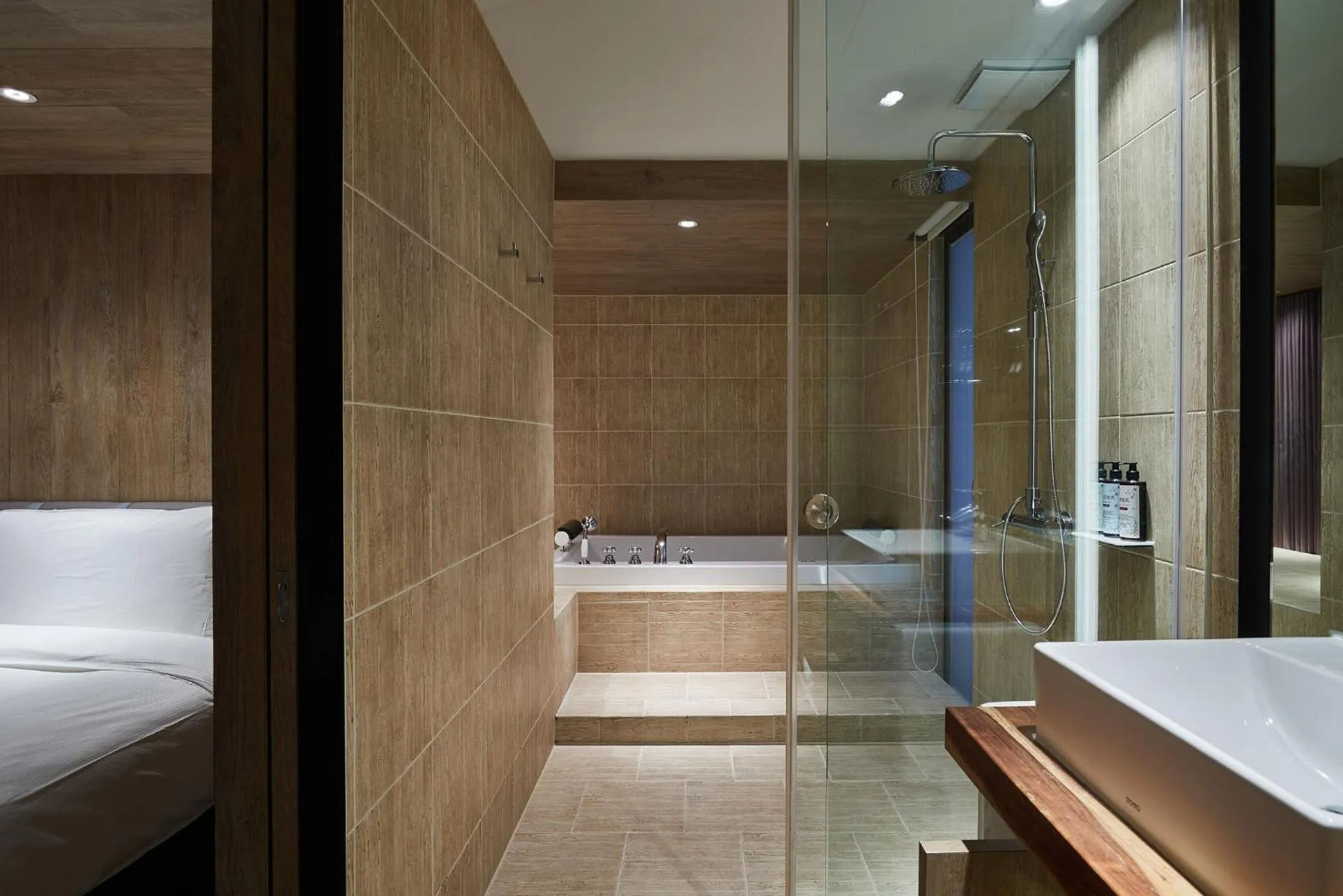 Shower in K Hotel Taipei Nanjing