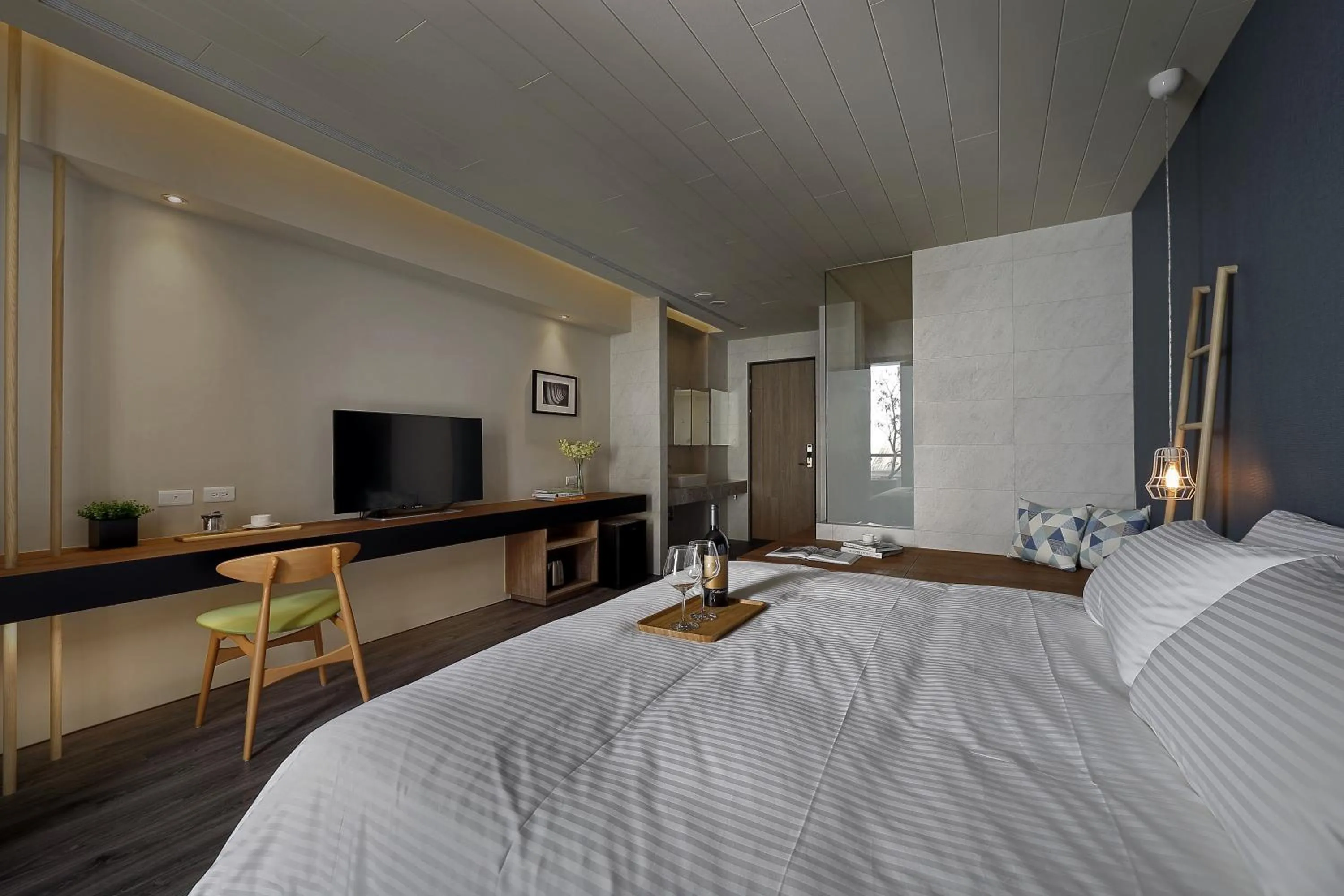 Photo of the whole room, Bed in Sun Moon Lake Blue Sky Bay B&B