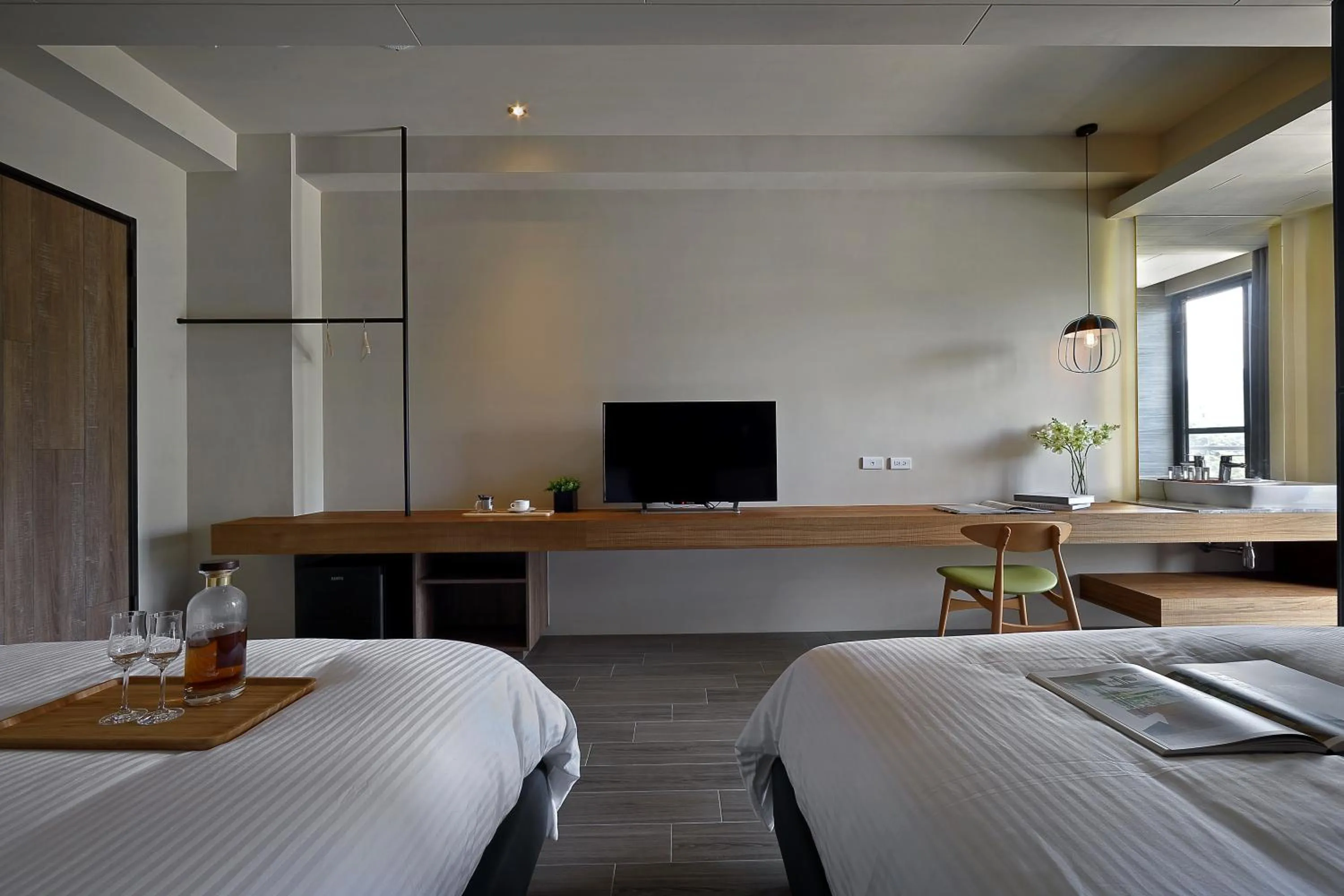 Communal lounge/ TV room, Bed in Sun Moon Lake Blue Sky Bay B&B