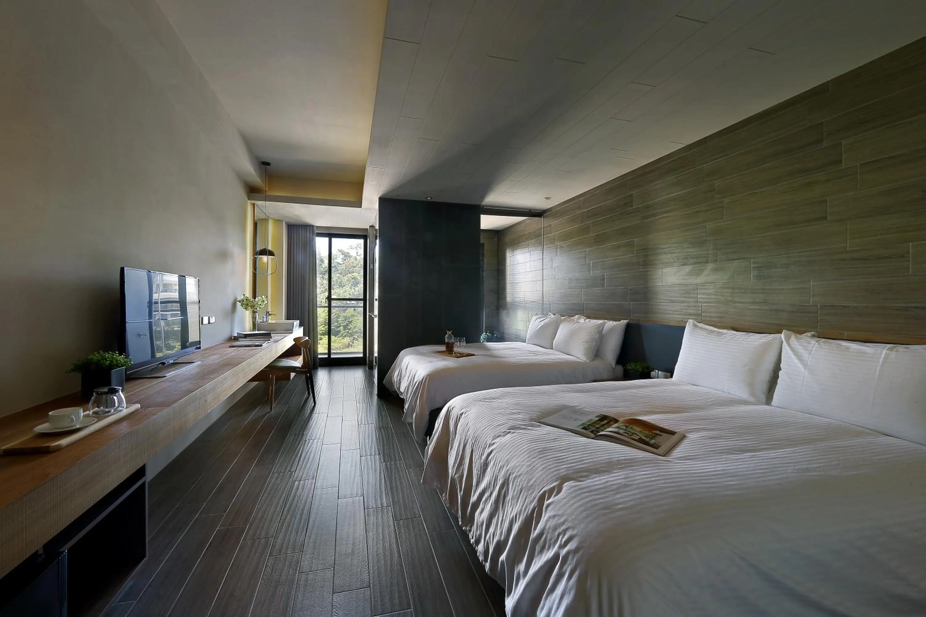 Bed in Sun Moon Lake Blue Sky Bay B&B