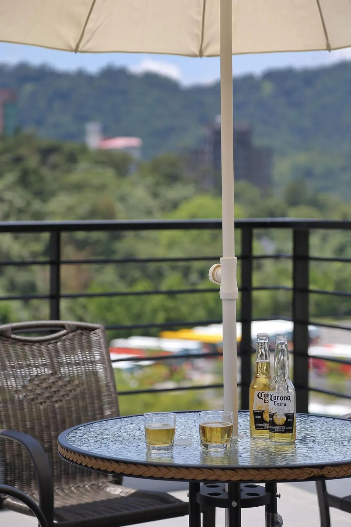 Patio in Sun Moon Lake Blue Sky Bay B&B