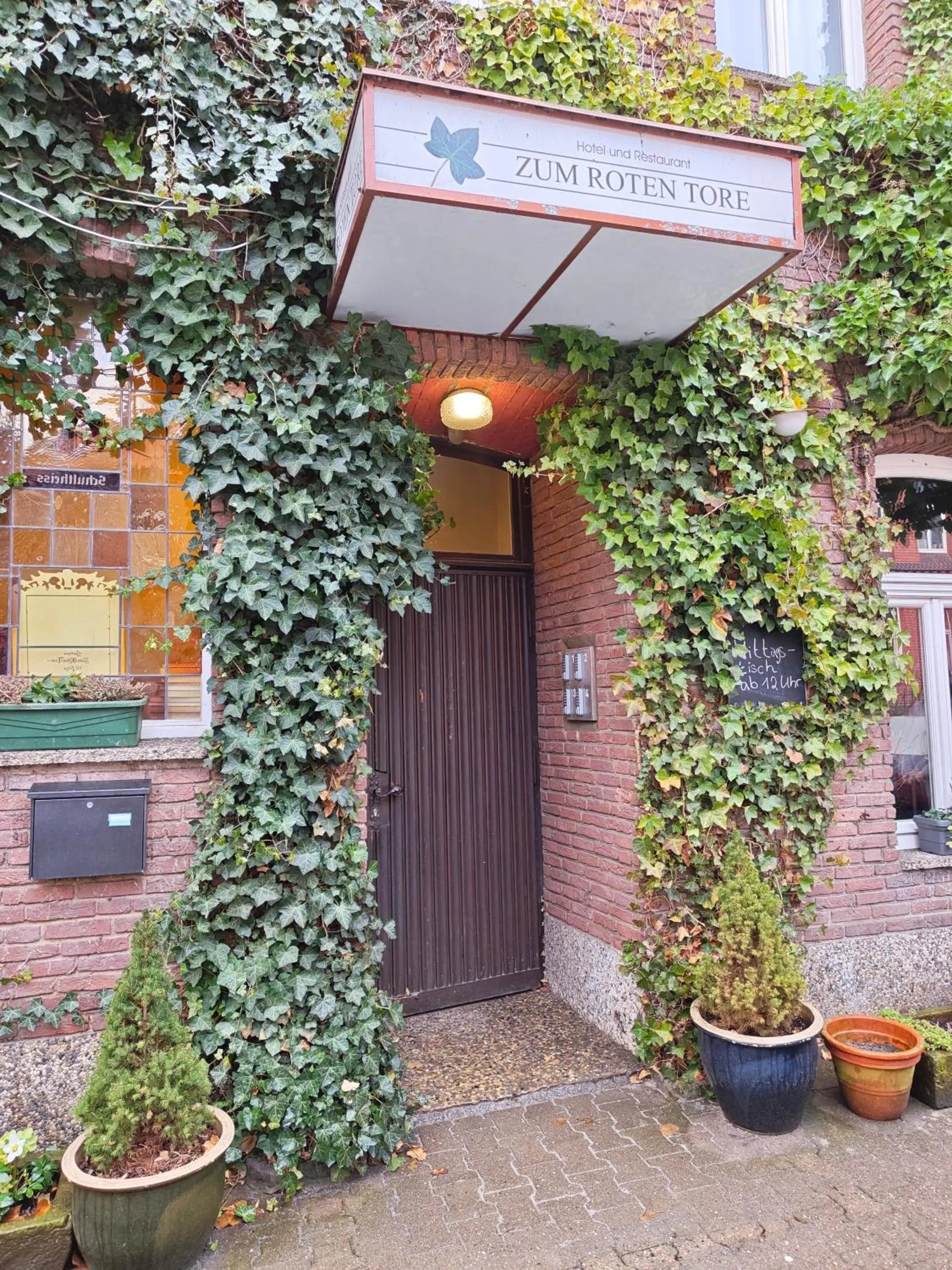 Property building in Hotel Zum Roten Tore