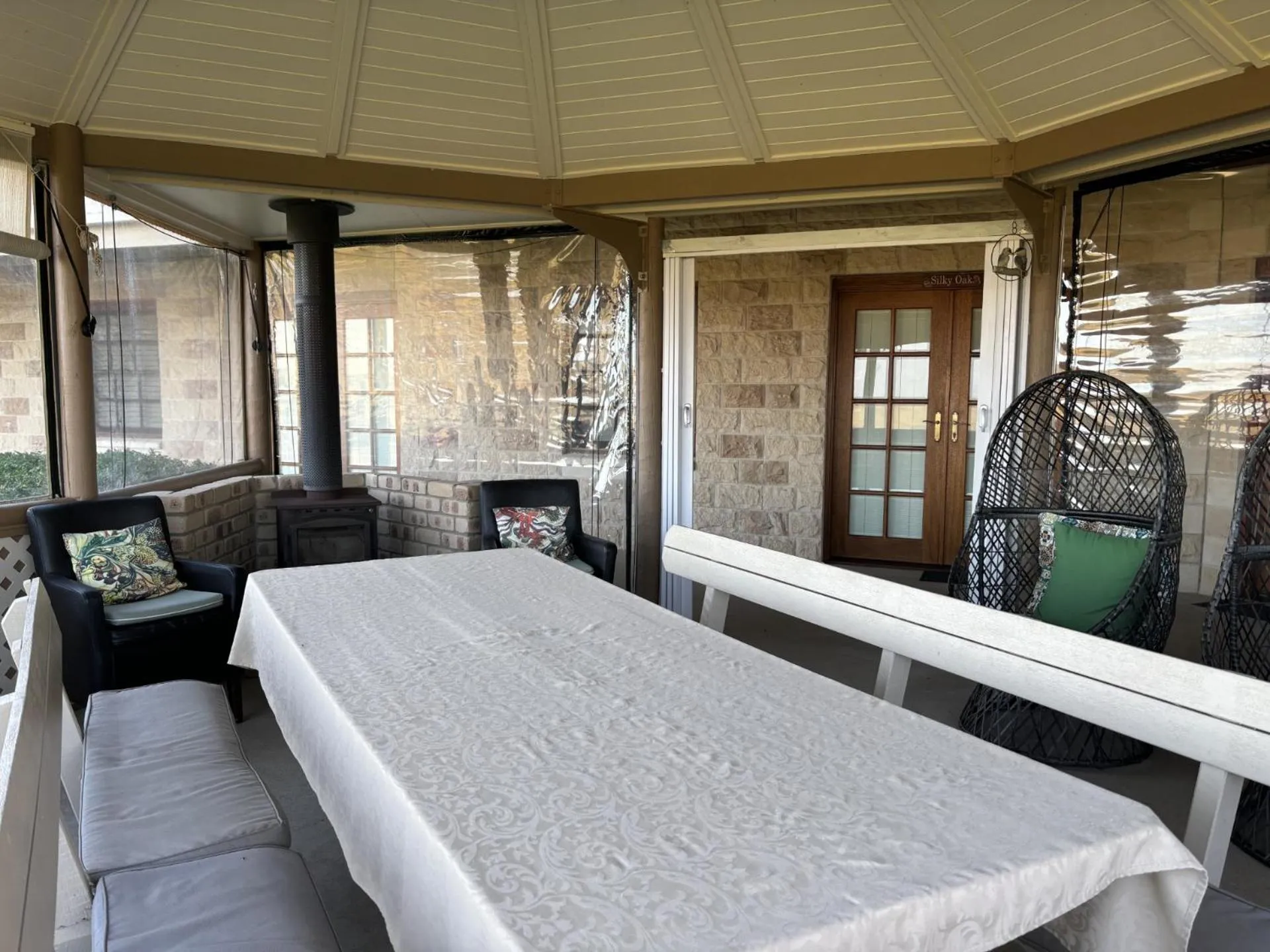 Dining area in The Block Vista B&B