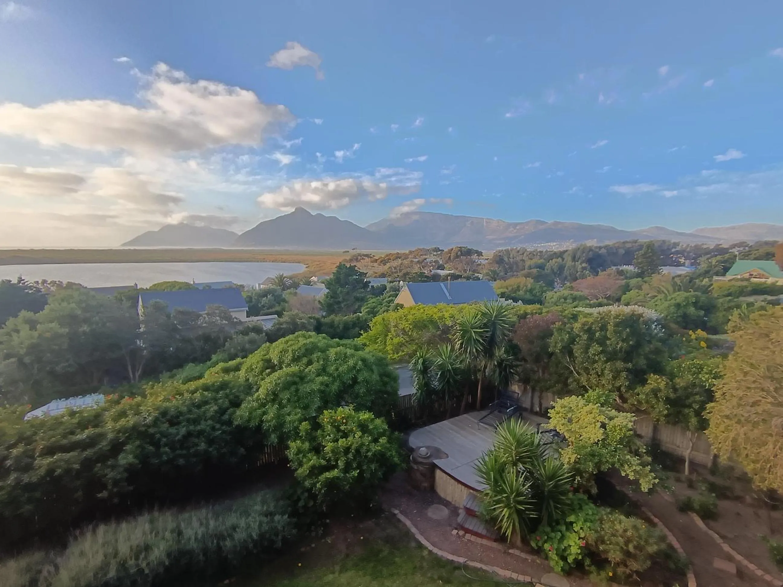 Lake view in Happy Homes - Imhoffs Gift