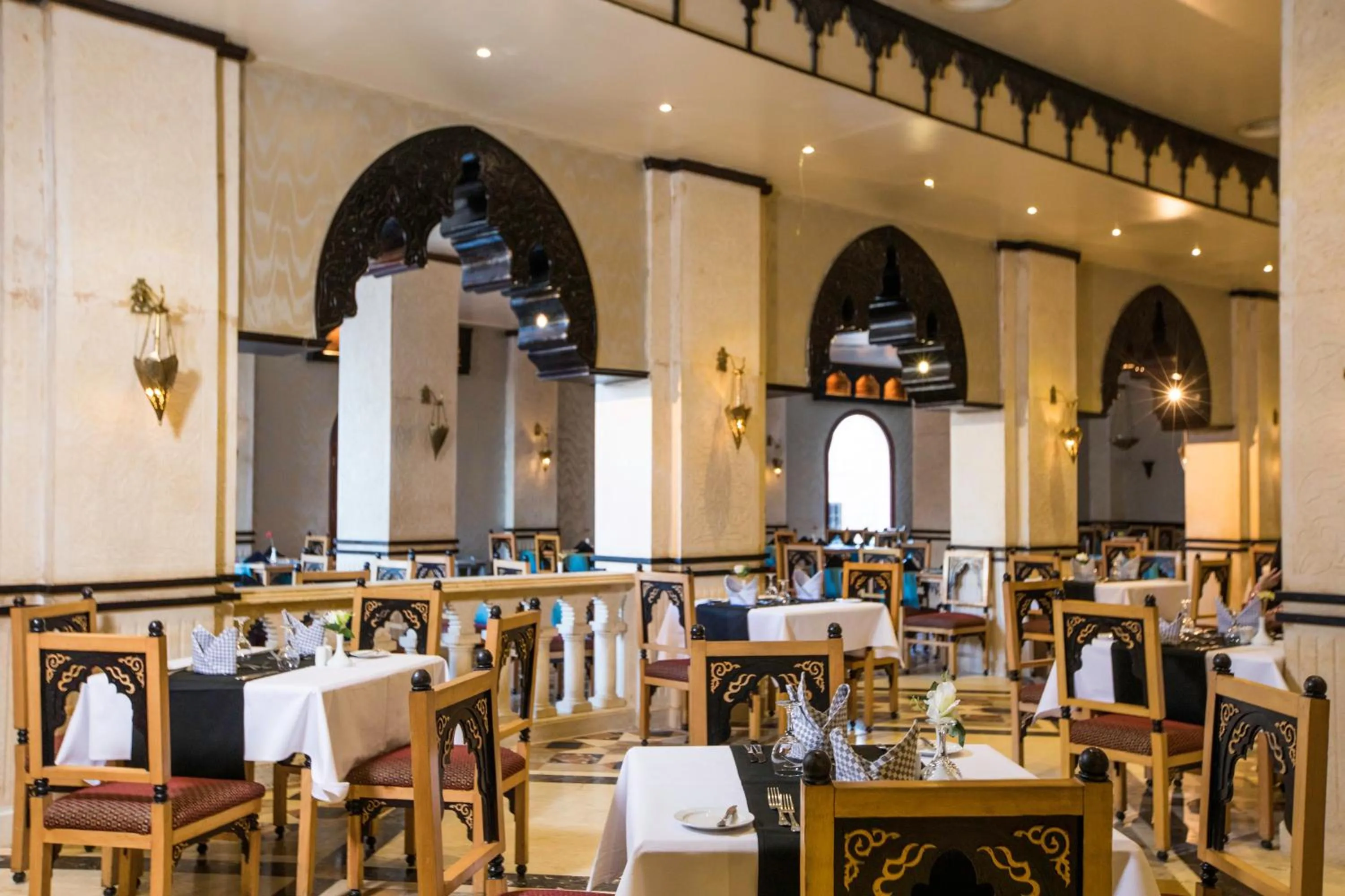 Restaurant/places to eat in Sunrise Mamlouk Palace Resort
