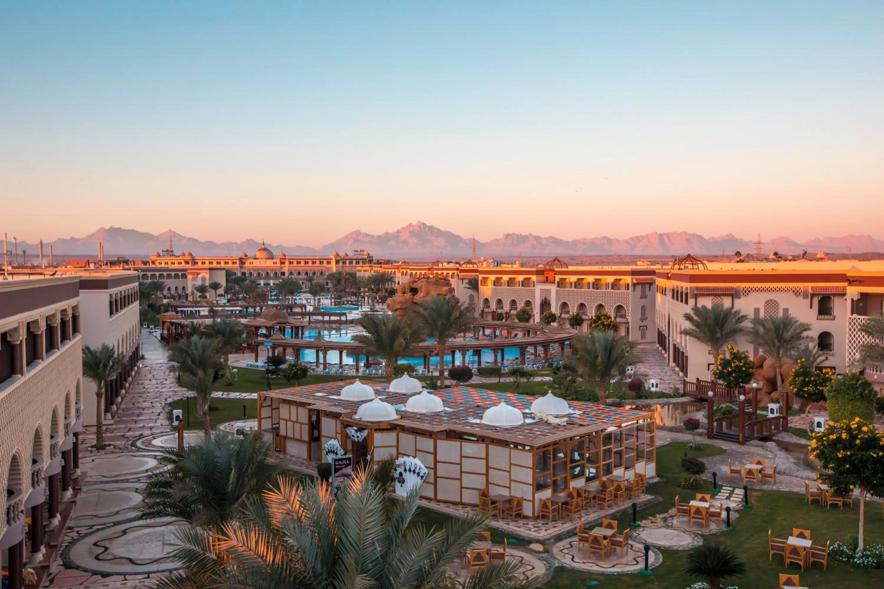 Area and facilities in Sunrise Mamlouk Palace Resort