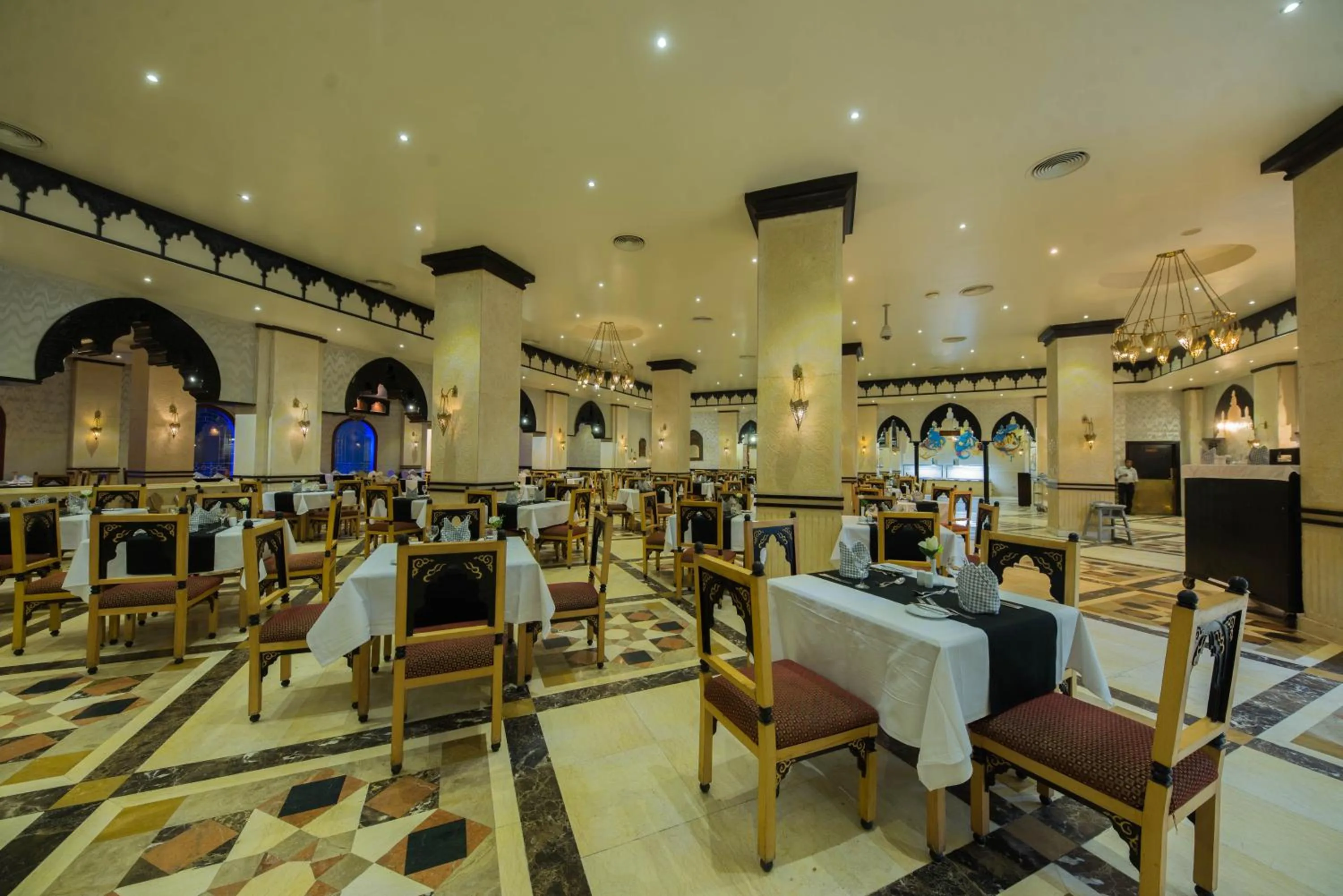 Restaurant/places to eat in Sunrise Mamlouk Palace Resort