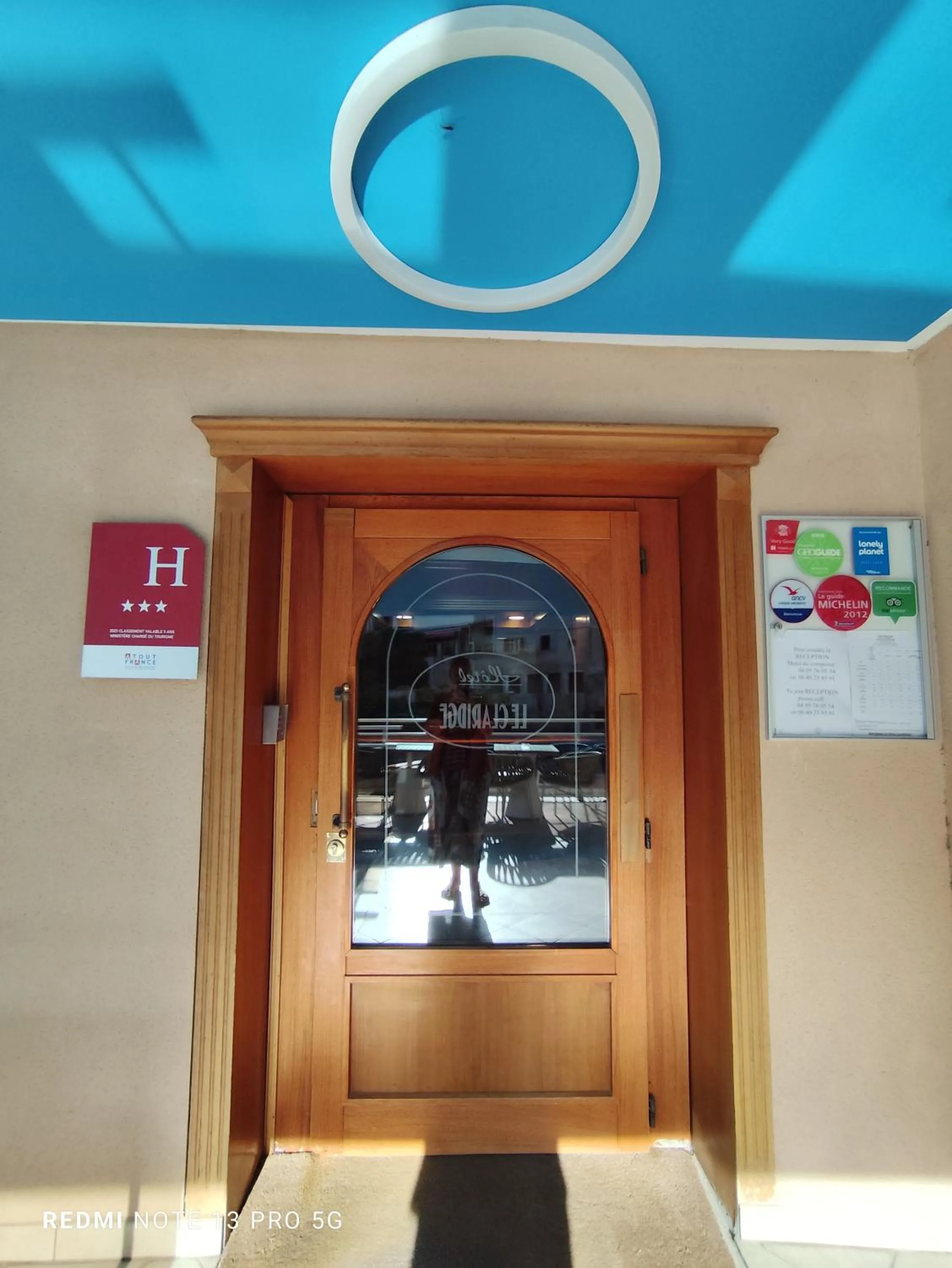 Lobby or reception in Hôtel Le Claridge