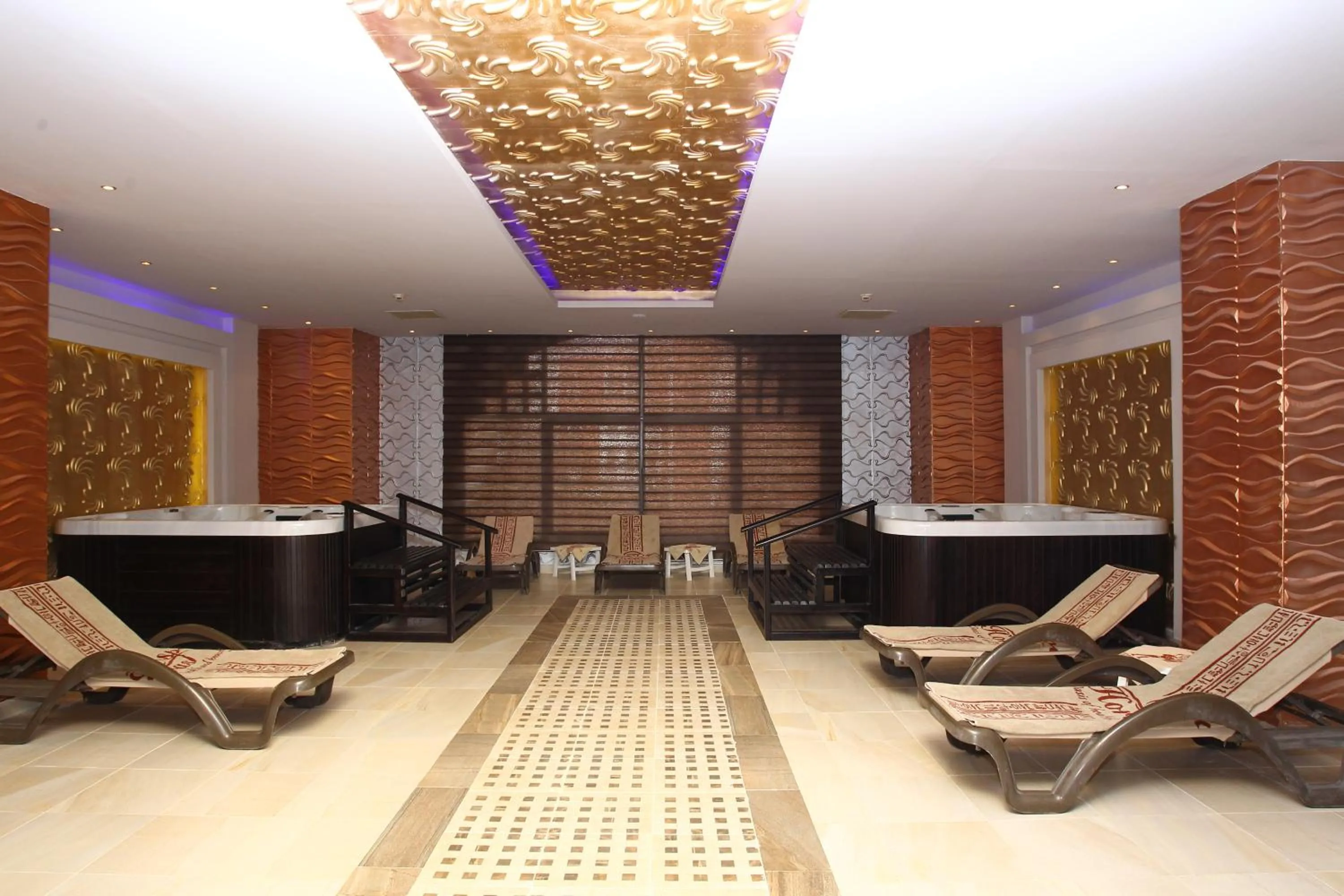 Spa and wellness centre/facilities in Sunrise Garden Beach Resort