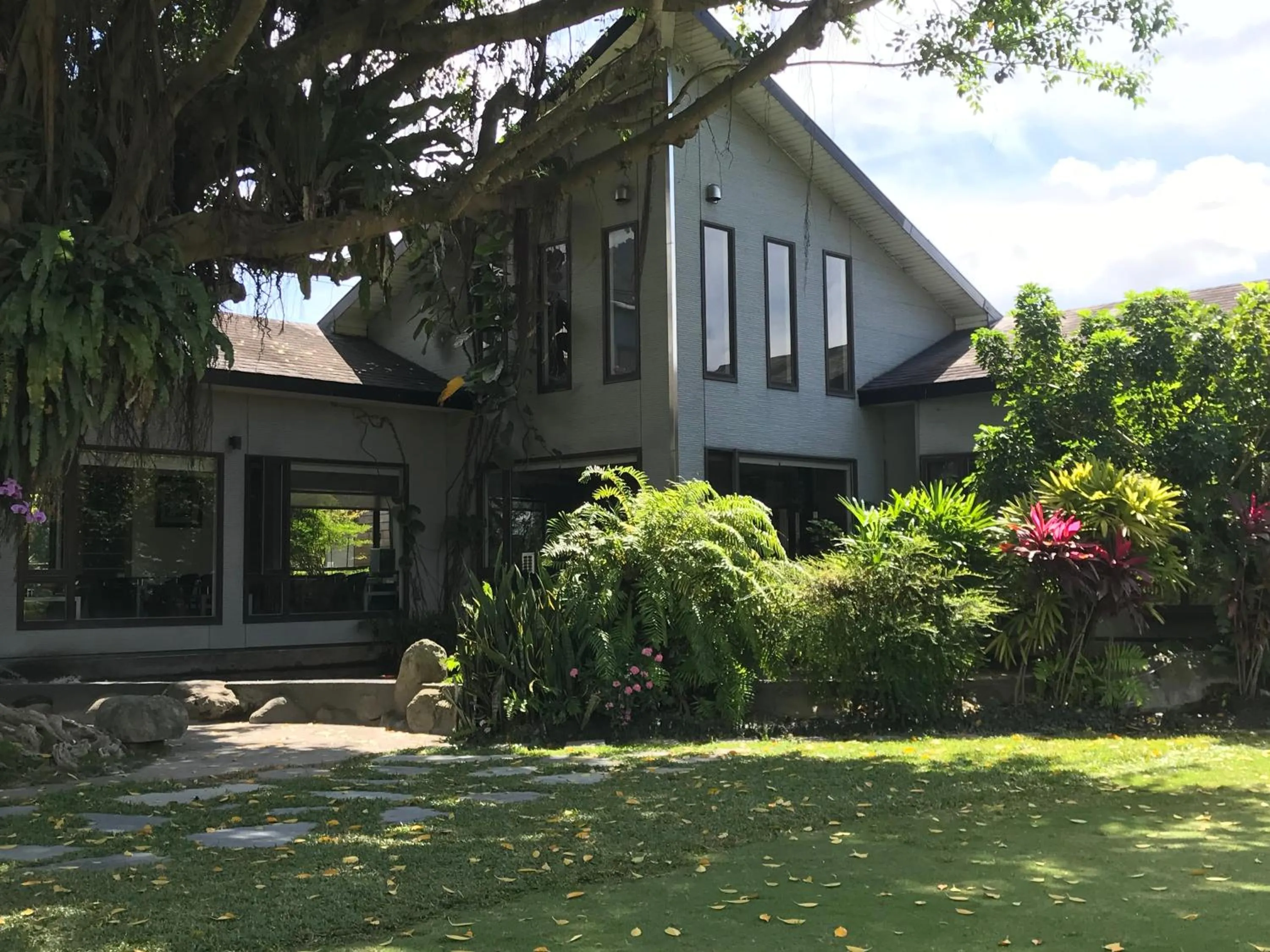 Restaurant/places to eat in Kanazawa House