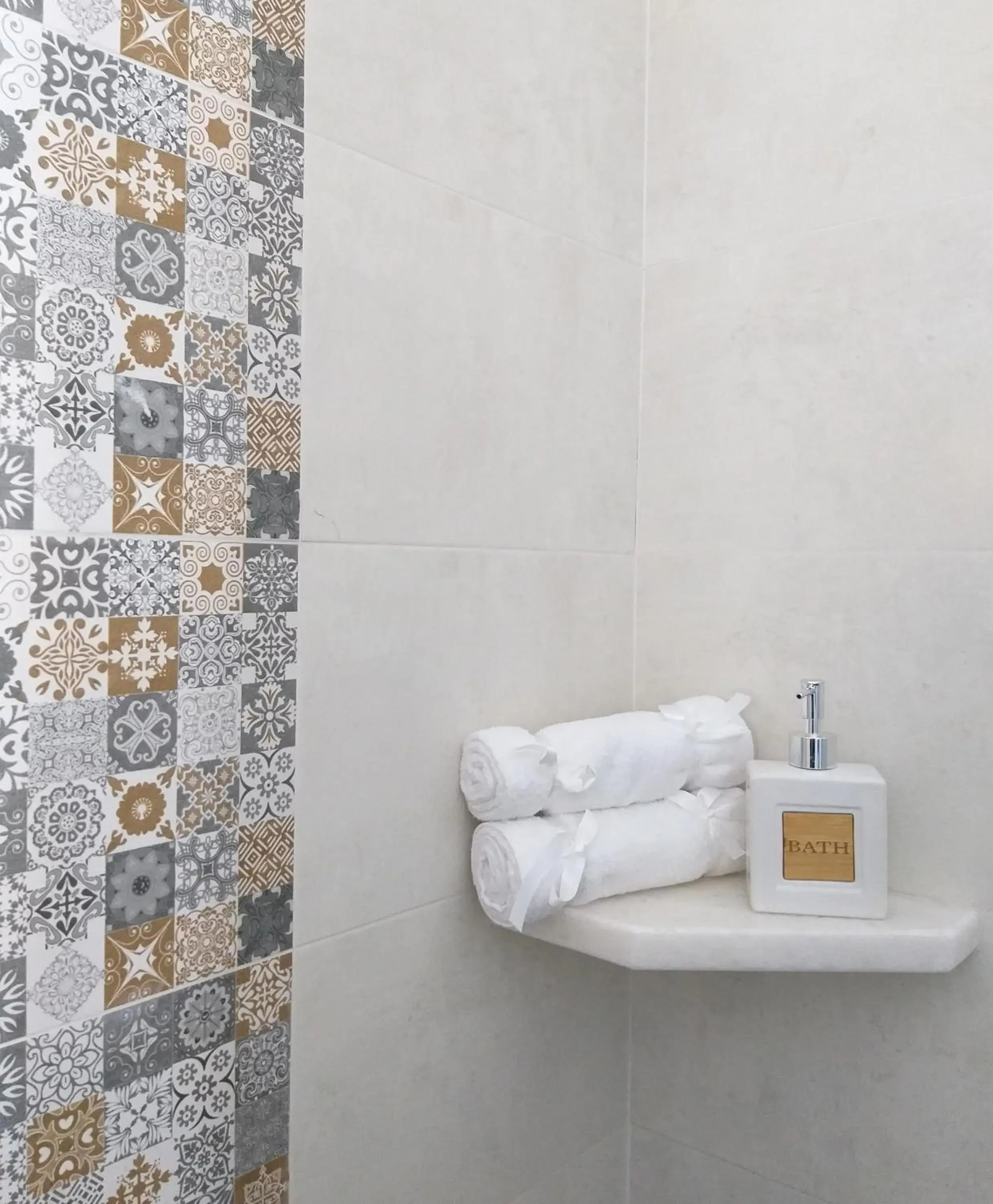 Bed in 4-Bed Mixed Dormitory Room in Youth hostel Anna Bed in 4-Bed Mixed Dormitory Room in Youth hostel Anna