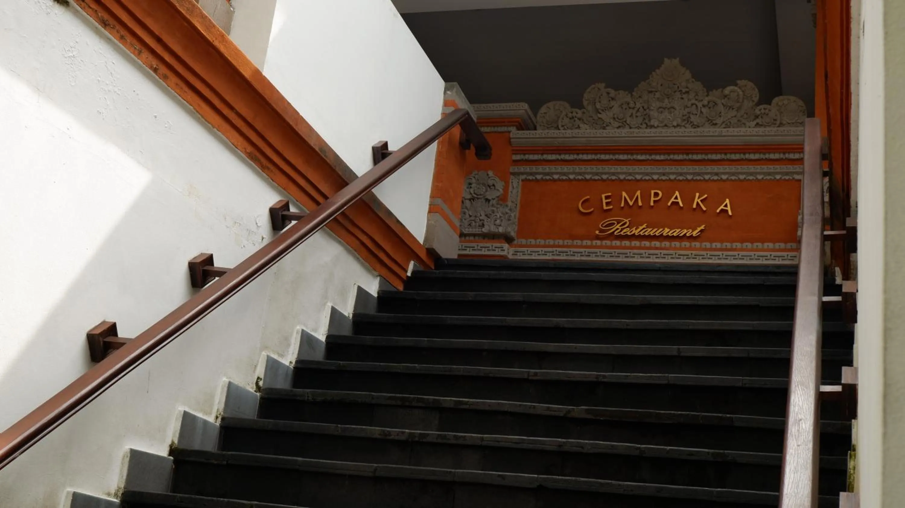 Restaurant/places to eat in Swastika Bungalows