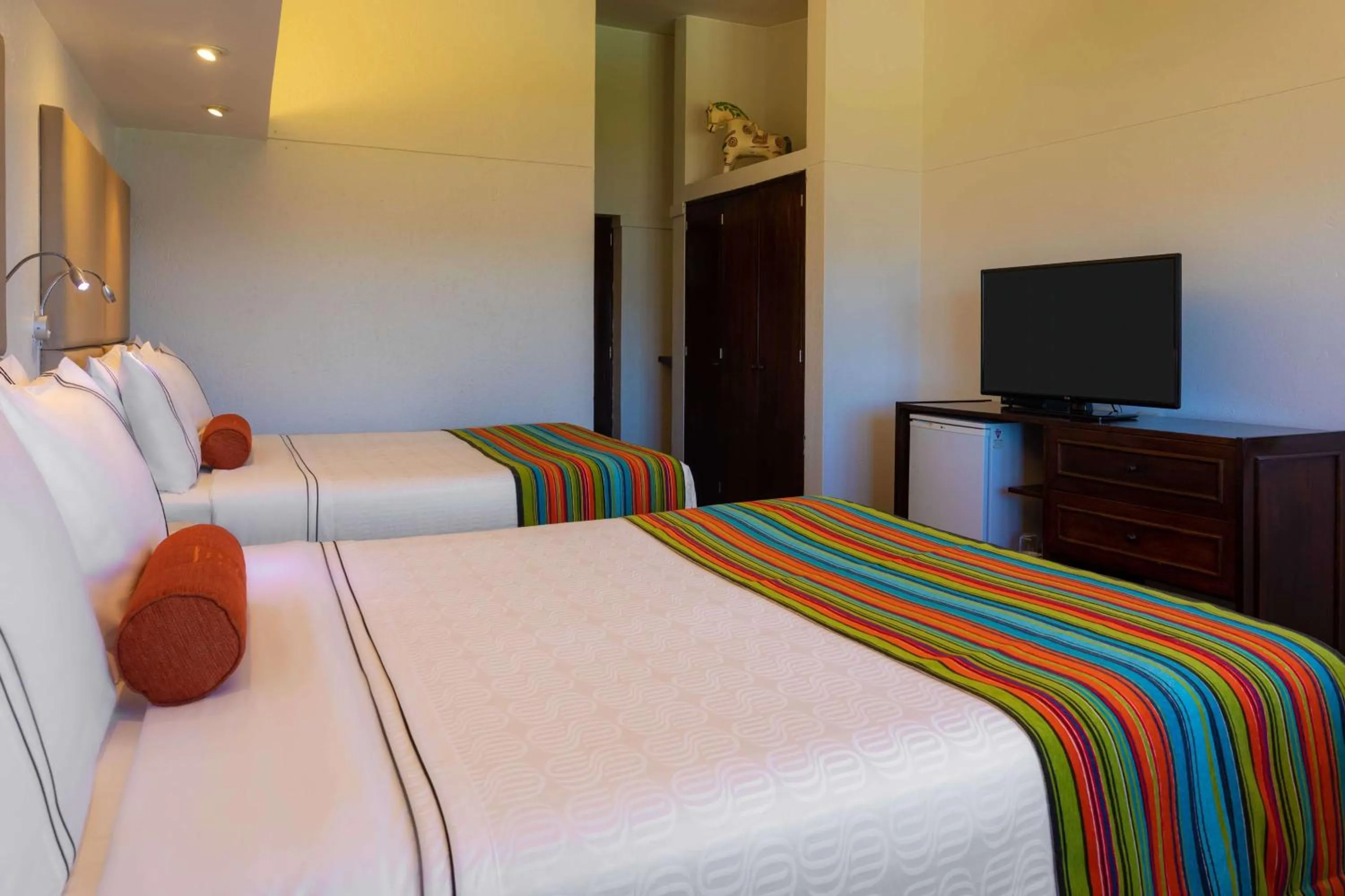 Photo of the whole room, Bed in Sonesta Posadas del Inca Puno