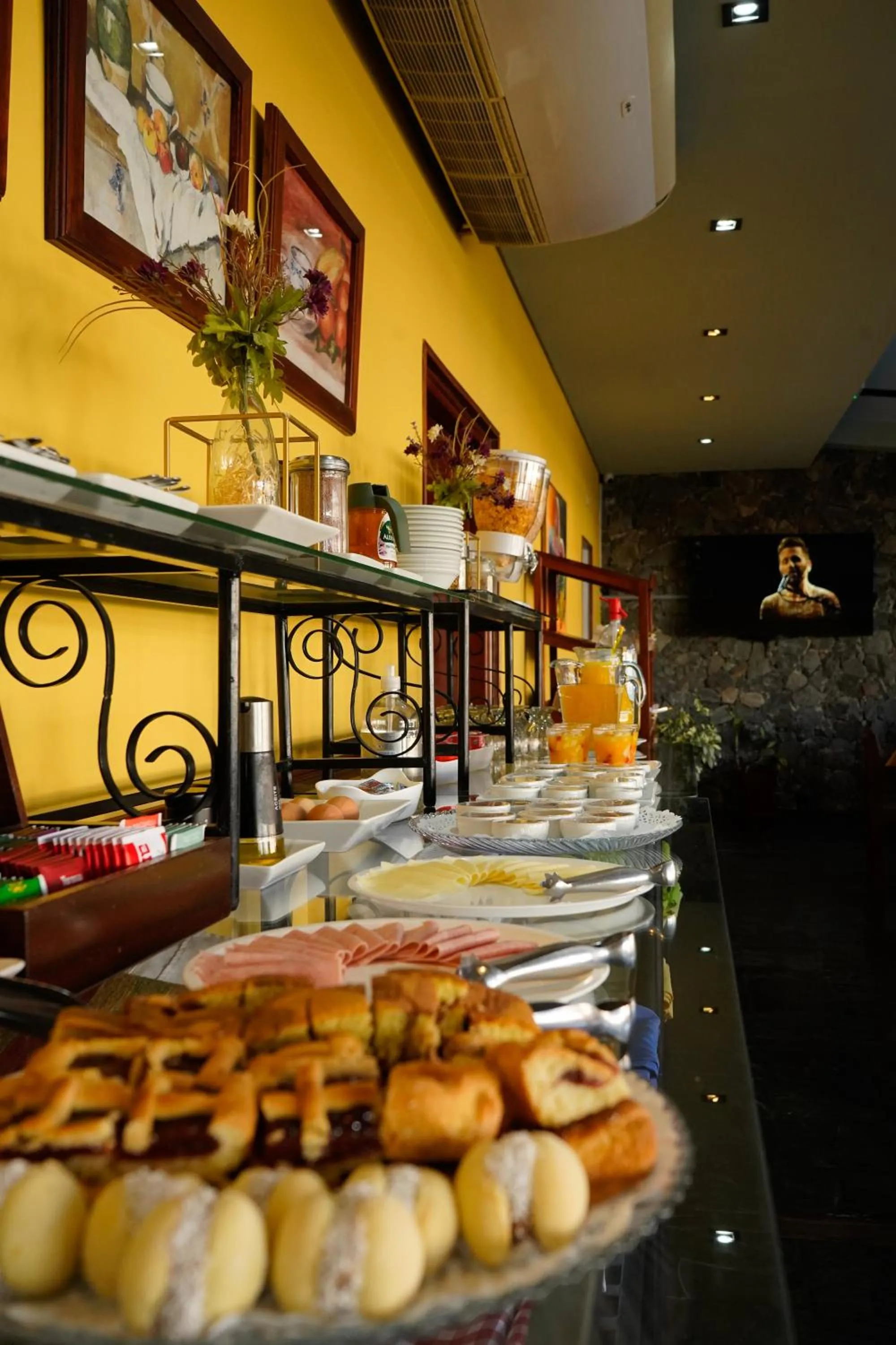 Buffet breakfast in Hotel Los Sauces