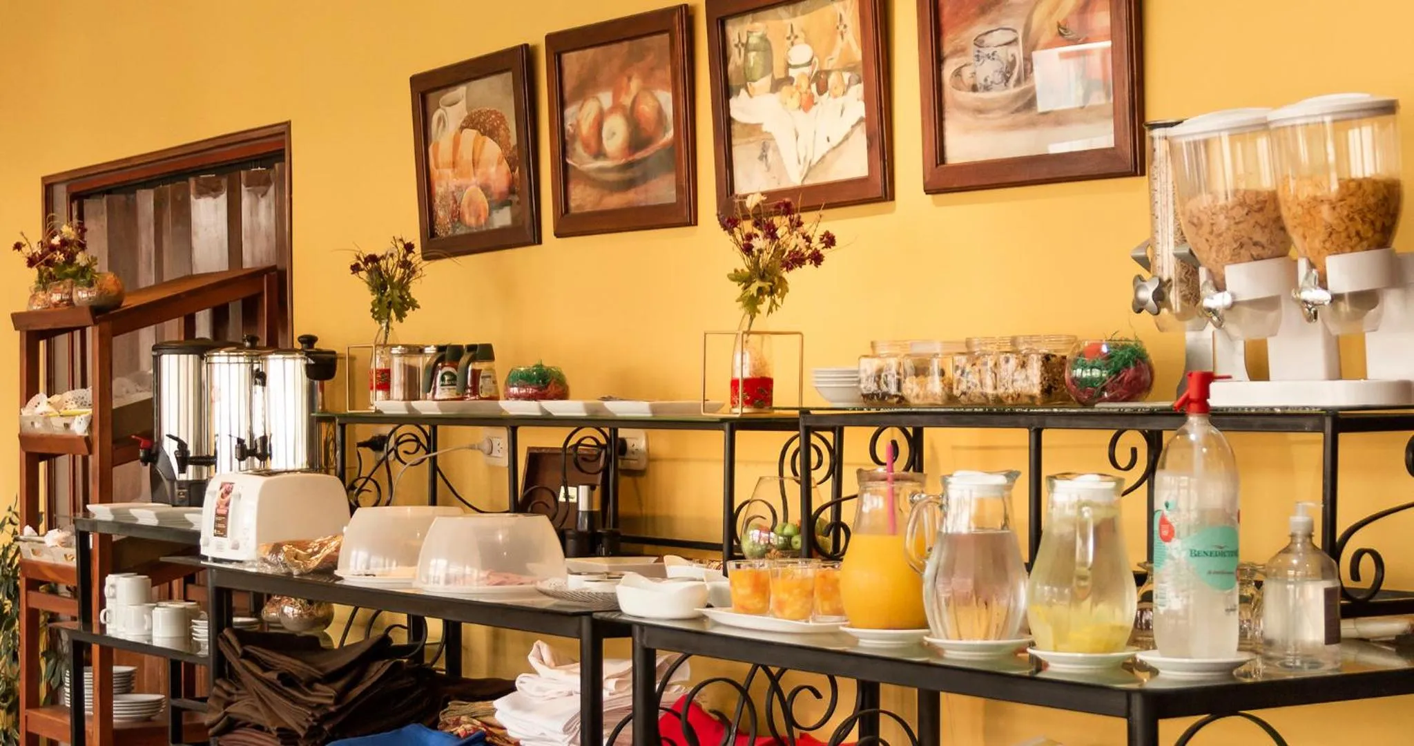 Buffet breakfast in Hotel Los Sauces