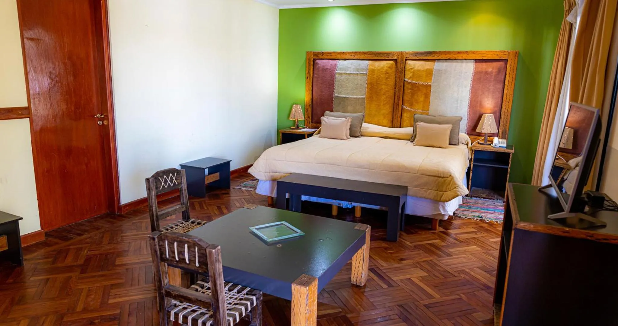 Living room, Bed in Hotel Los Sauces