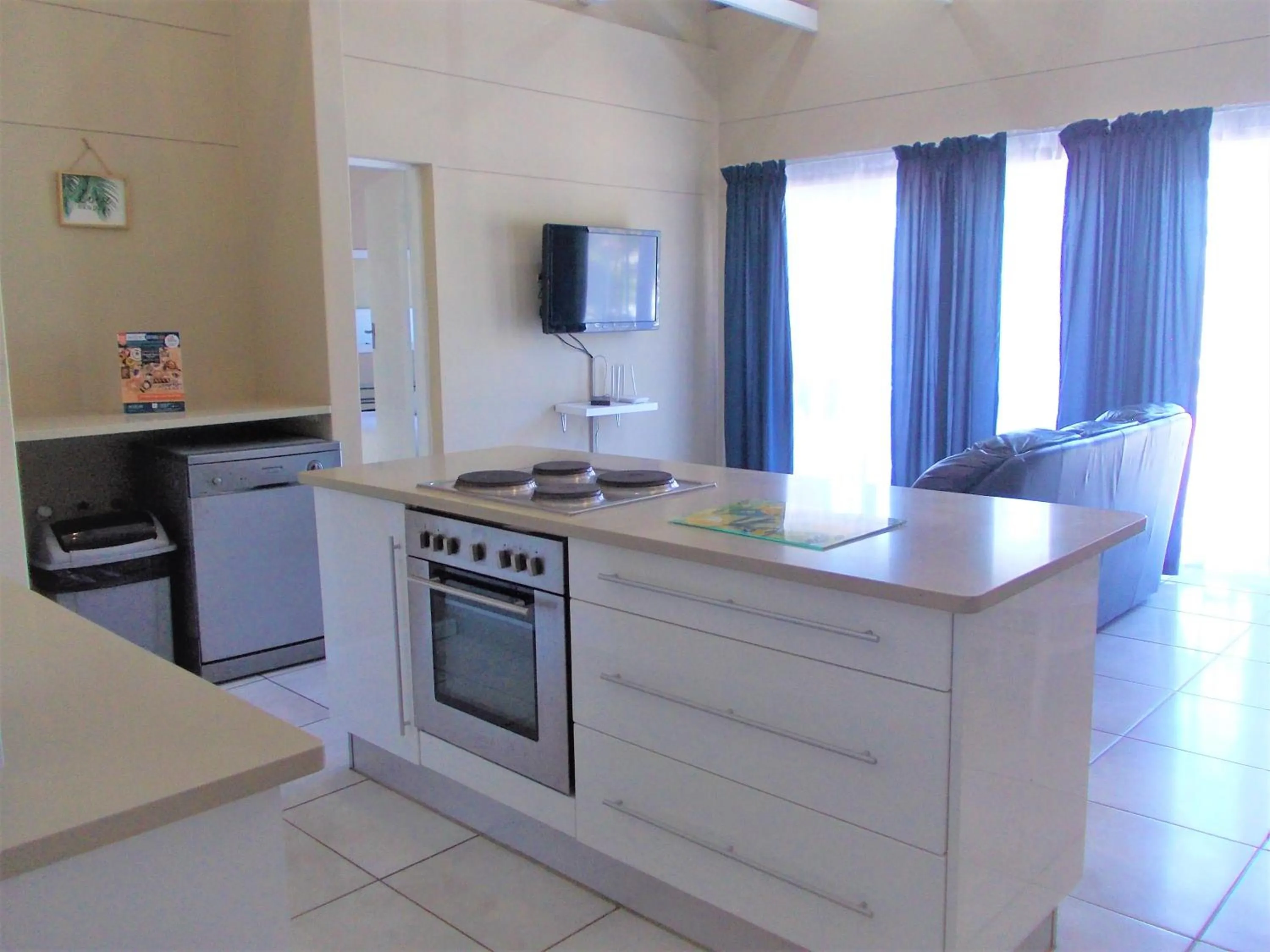 Kitchen or kitchenette, Kitchen/Kitchenette in Point Village Hotel and Self Catering
