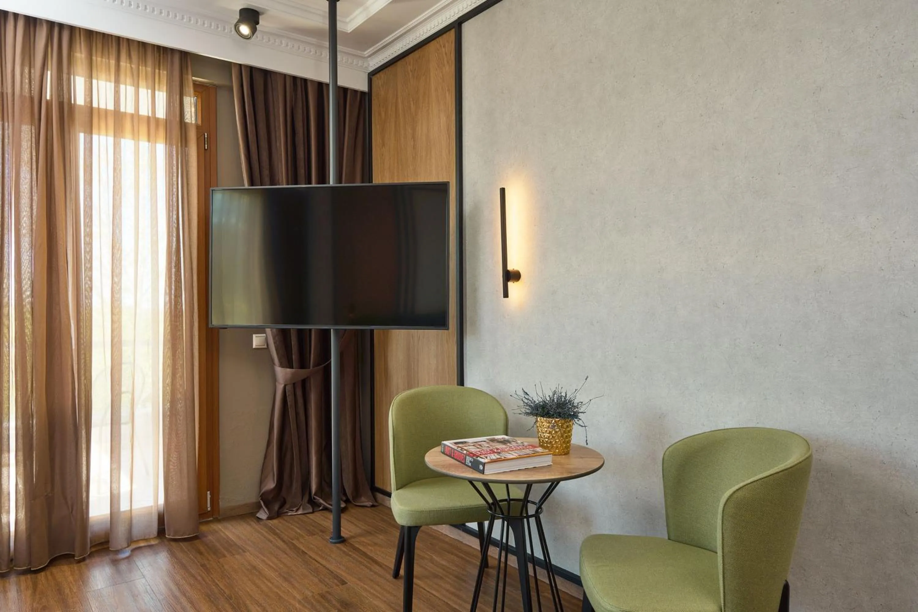 TV and multimedia in Royal Hotel Thessaloniki