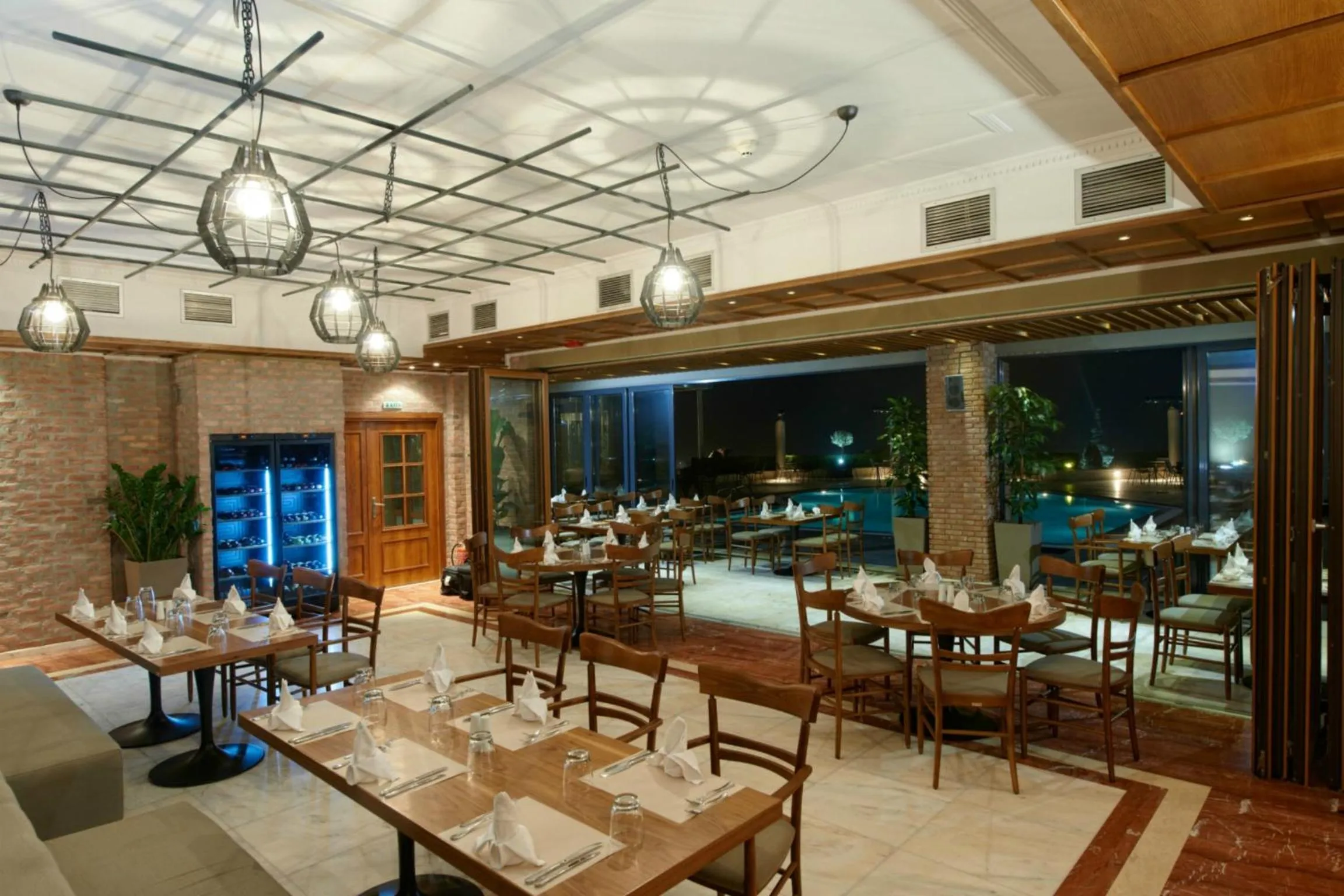 Restaurant/places to eat in Royal Hotel Thessaloniki