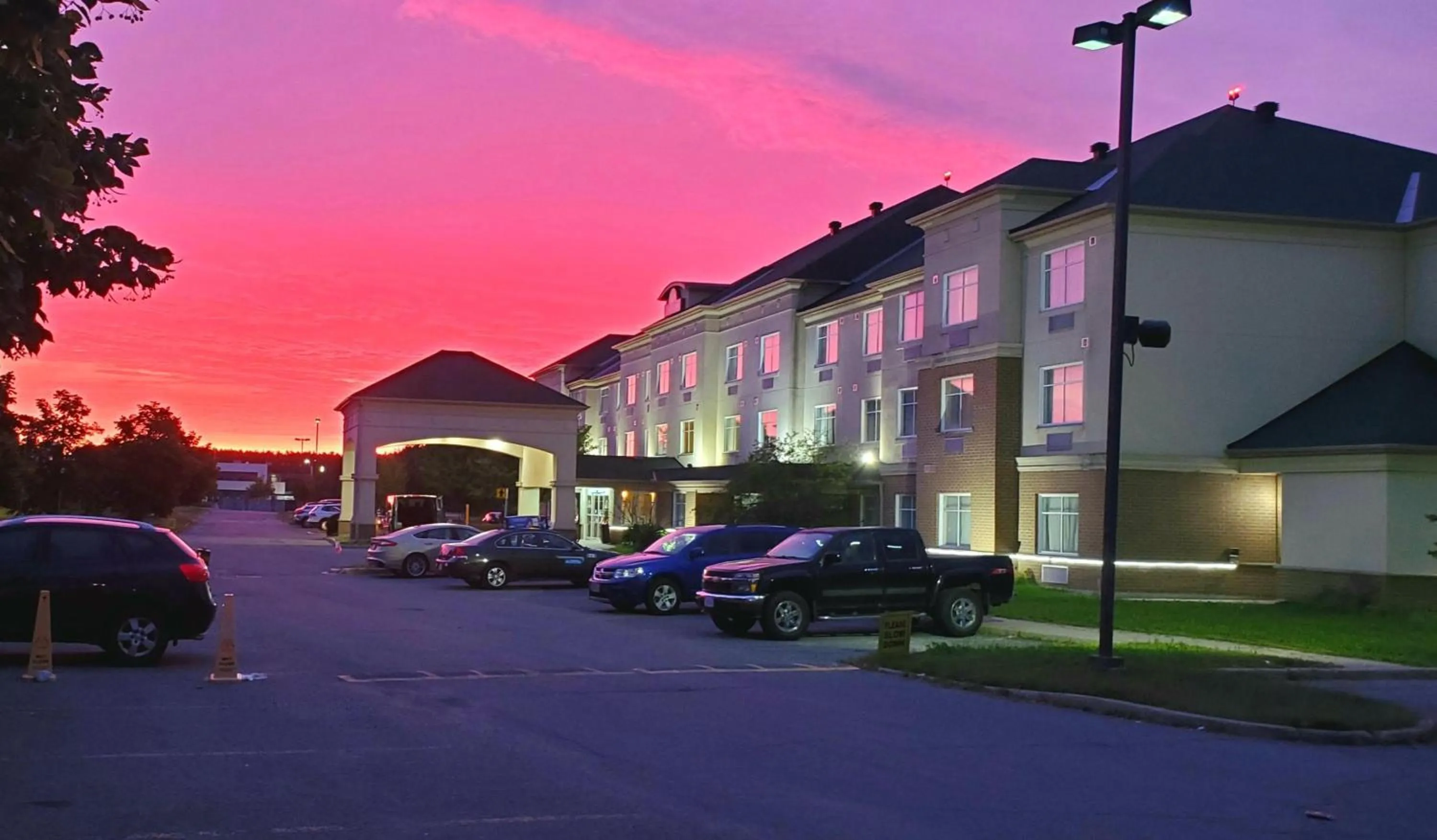 Sunrise in Days Inn by Wyndham Ottawa Airport