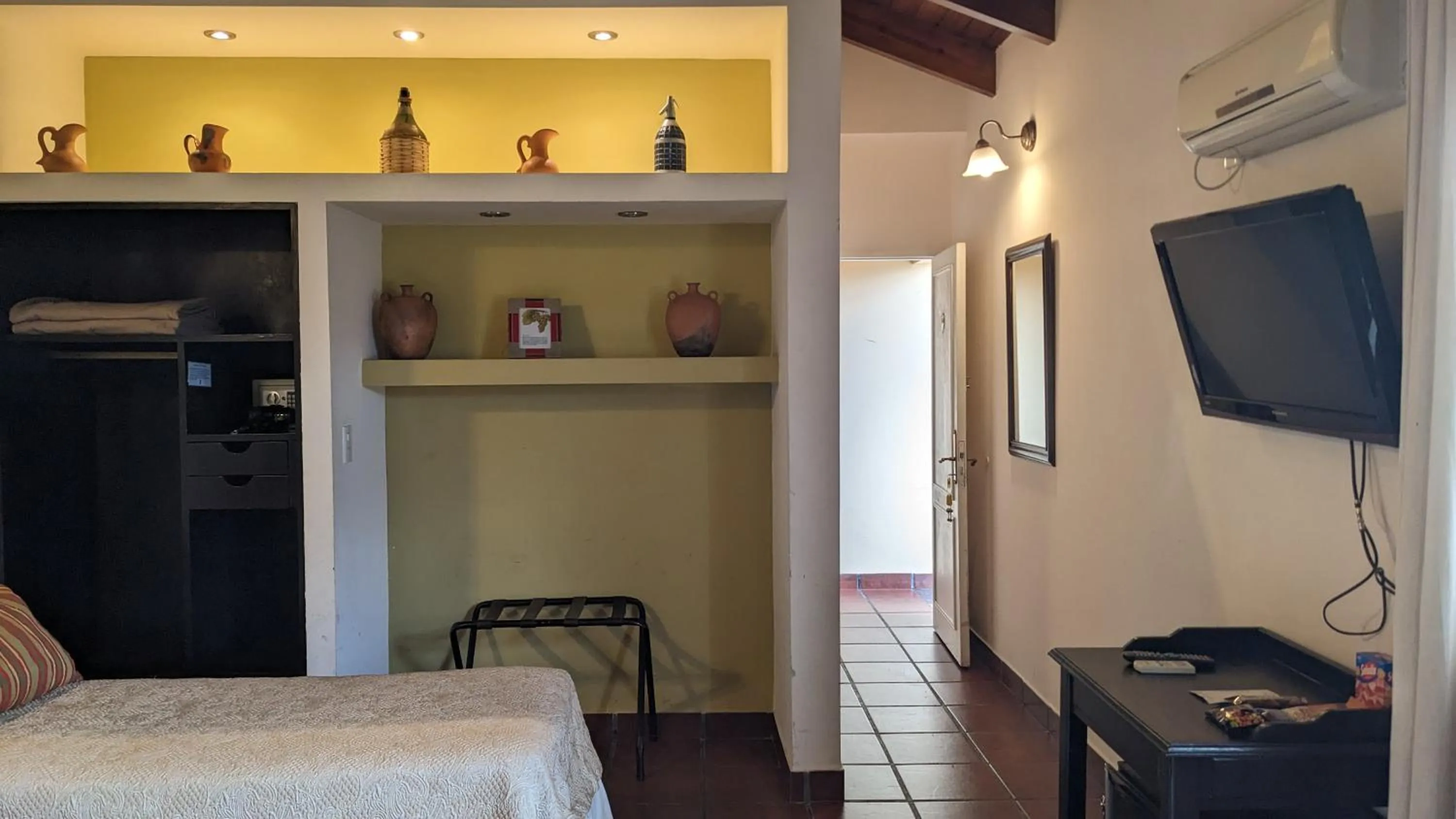 Bedroom, Bed in Delvino Boutique Hotel