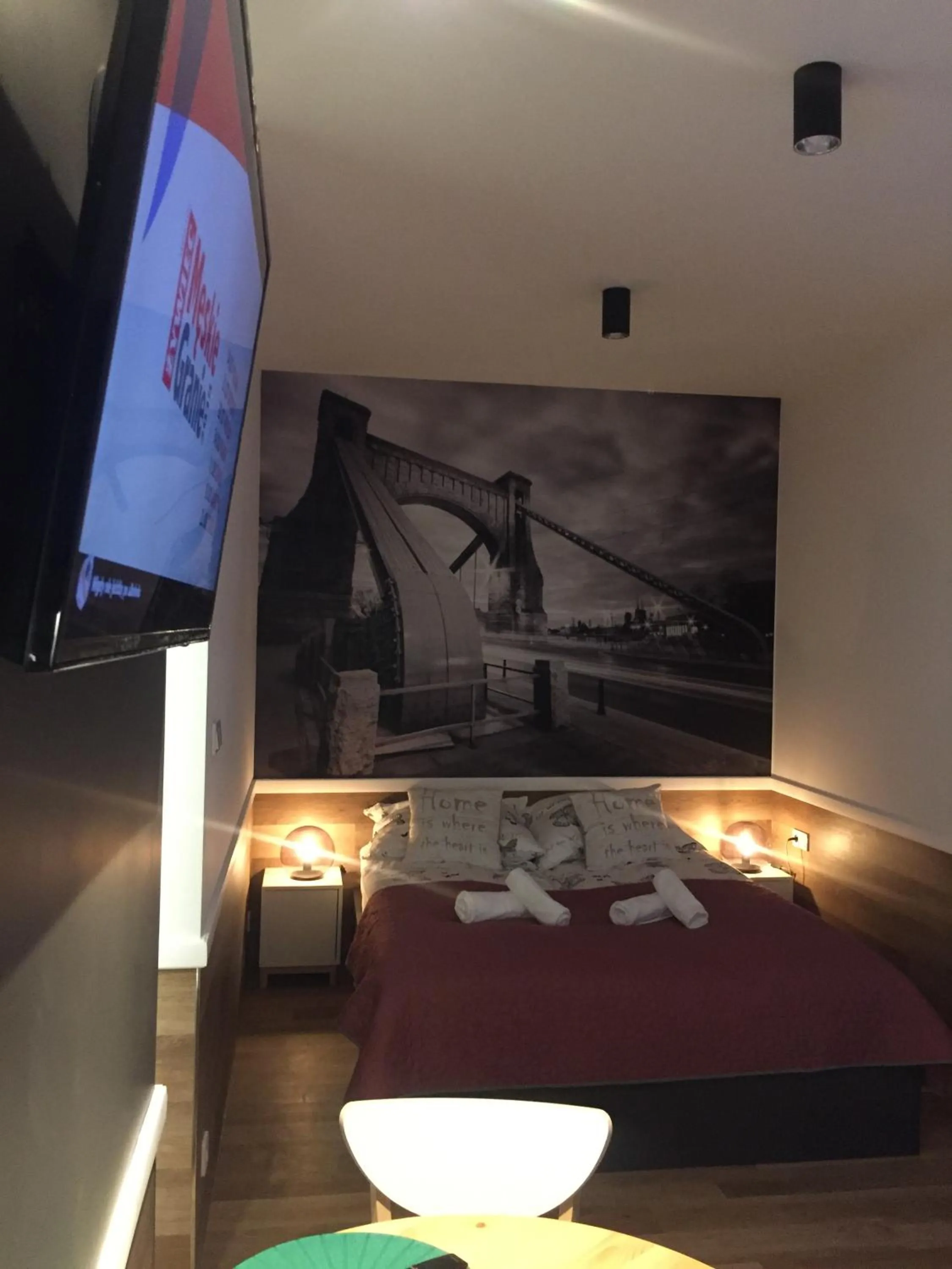 Photo of the whole room, Bed in Q Apartamenty