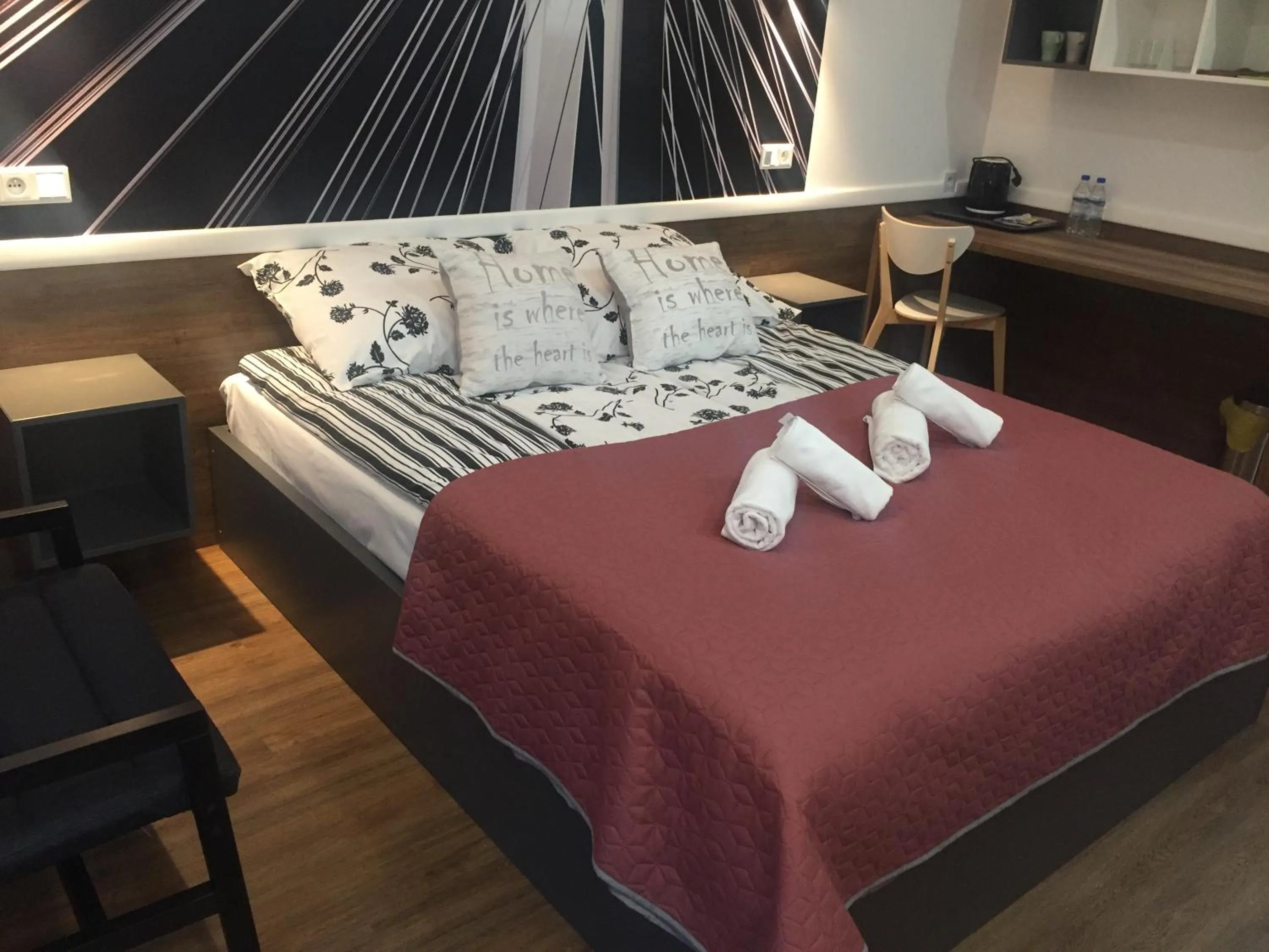 Photo of the whole room, Bed in Q Apartamenty