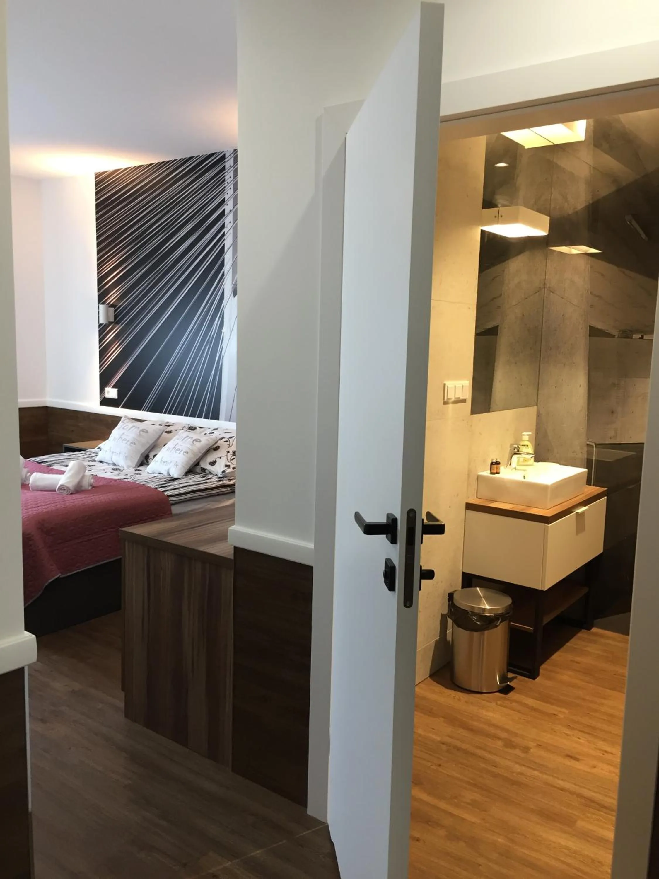 Photo of the whole room, Bed in Q Apartamenty