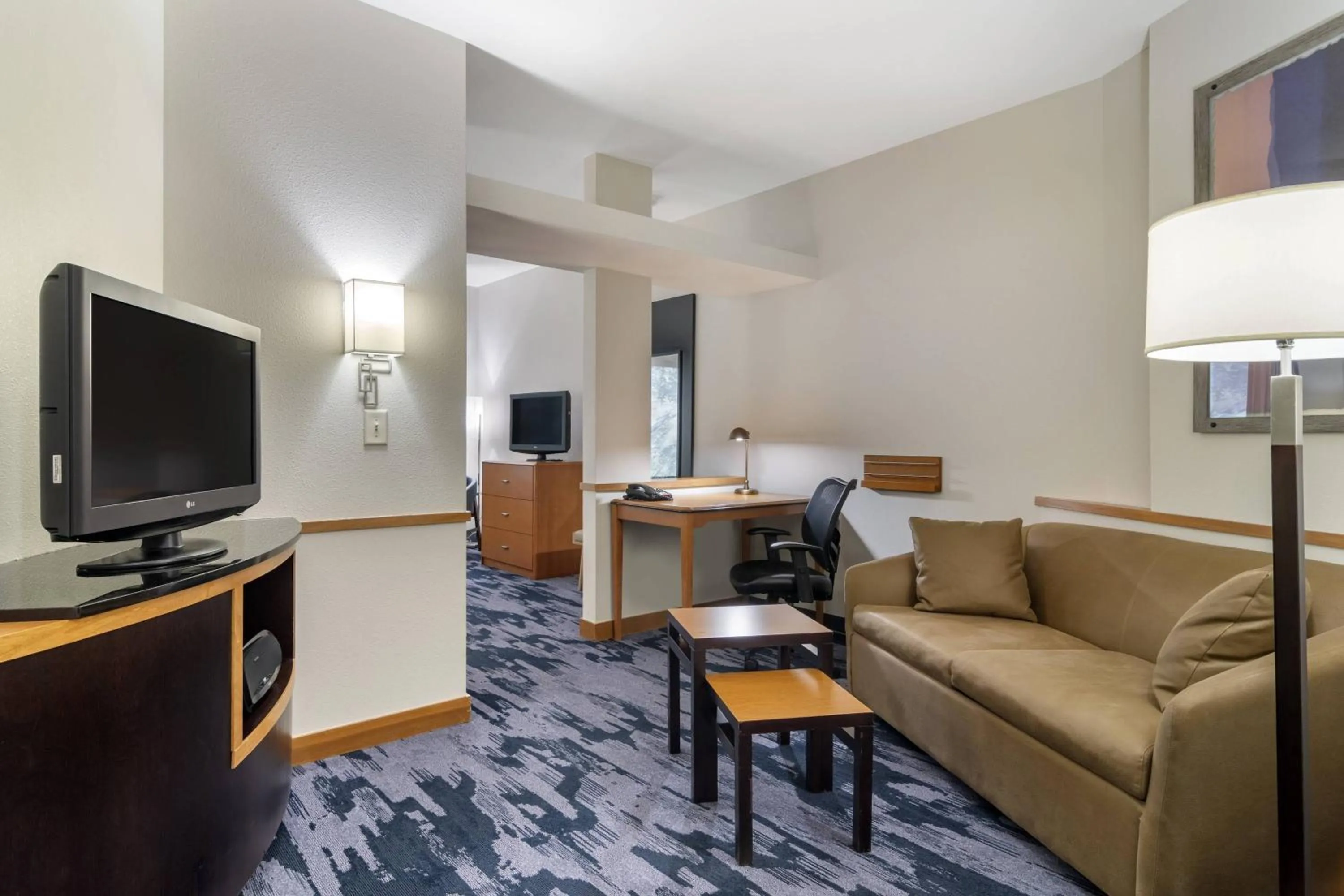 Living room in Fairfield Inn & Suites by Marriott Commerce