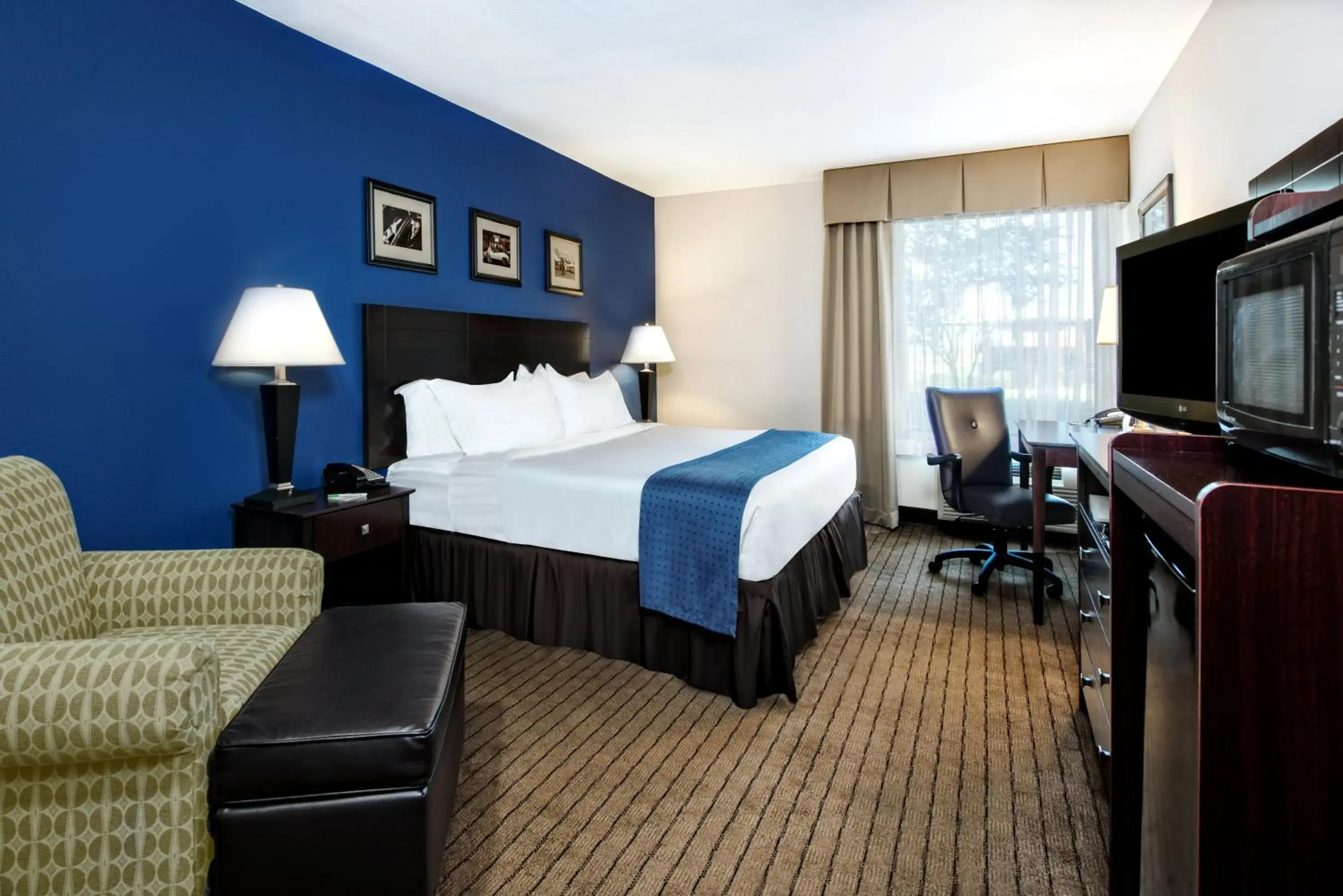 Double Room with Two Double Beds - Disability Access in Holiday Inn Hotel Dallas DFW Airport West, an IHG Hotel Double Room with Two Double Beds - Disability Access in Holiday Inn Hotel Dallas DFW Airport West, an IHG Hotel