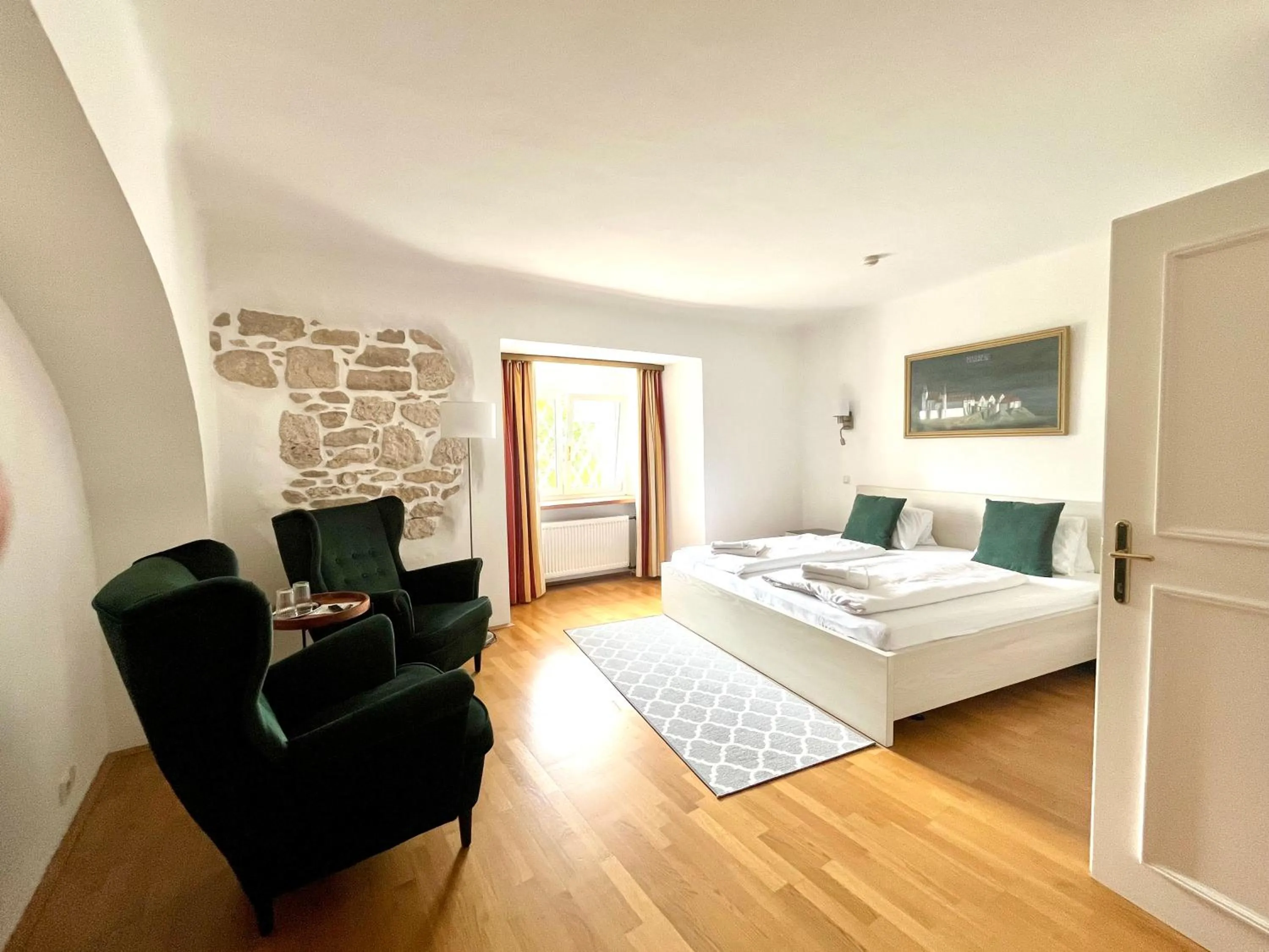 Bedroom, Bed in Schlosshotel Mailberg