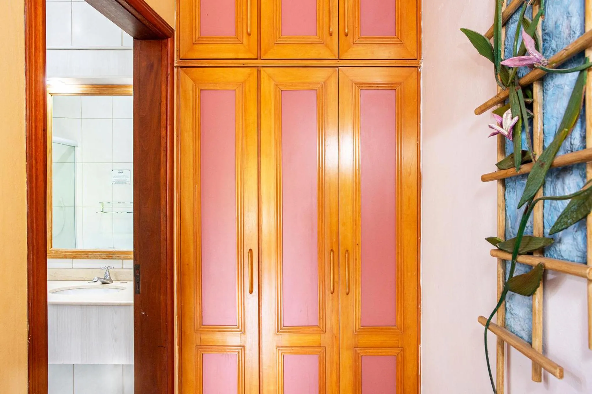wardrobe in Hotel Alemão Beach de Ilhabela