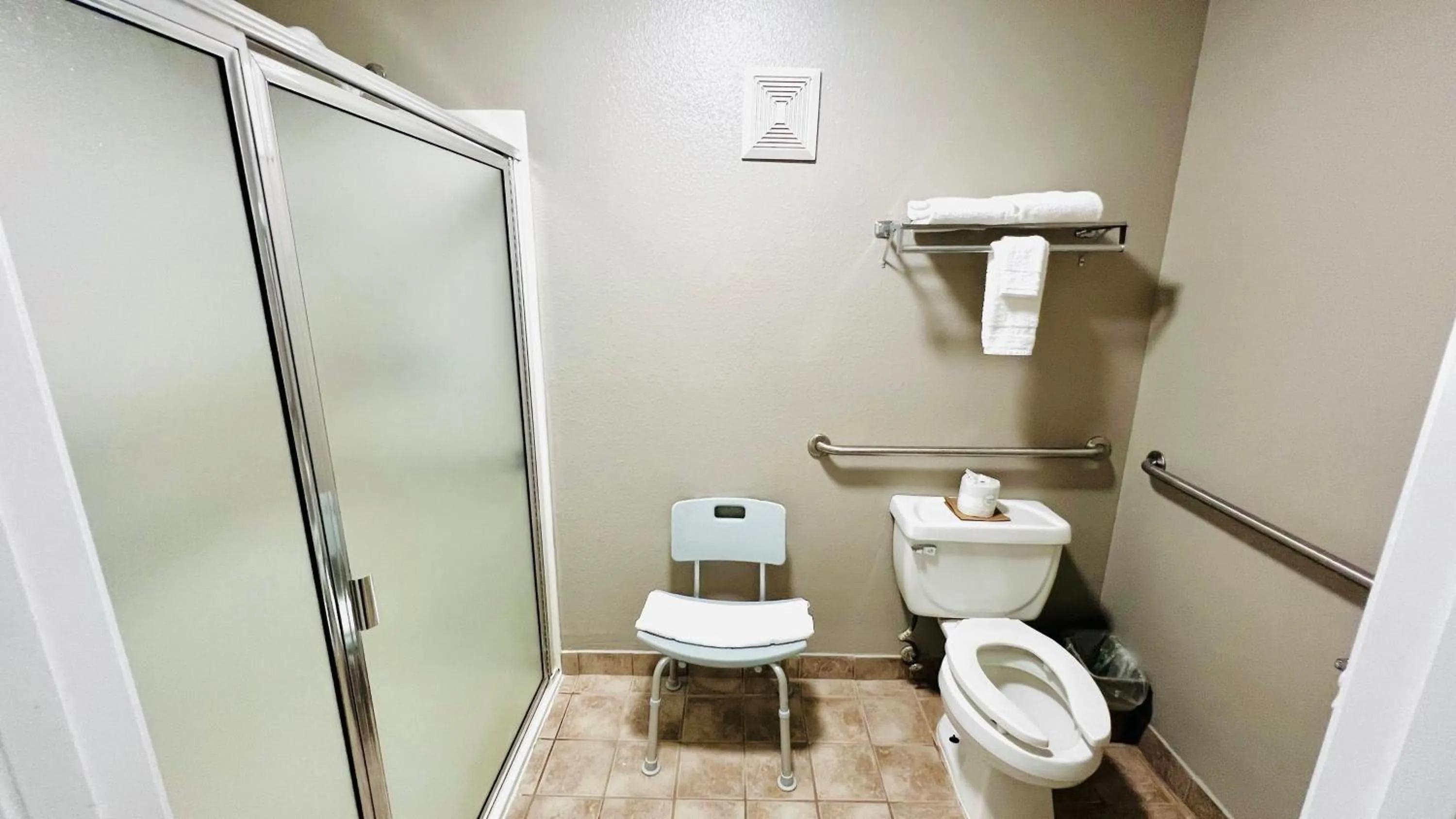 Bathroom in Studio 6 Suites Portland OR I-5 OHSU