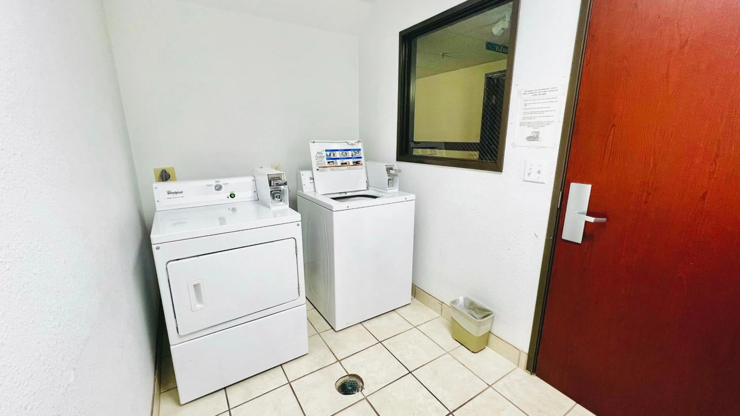 laundry in Studio 6 Suites Portland OR I-5 OHSU