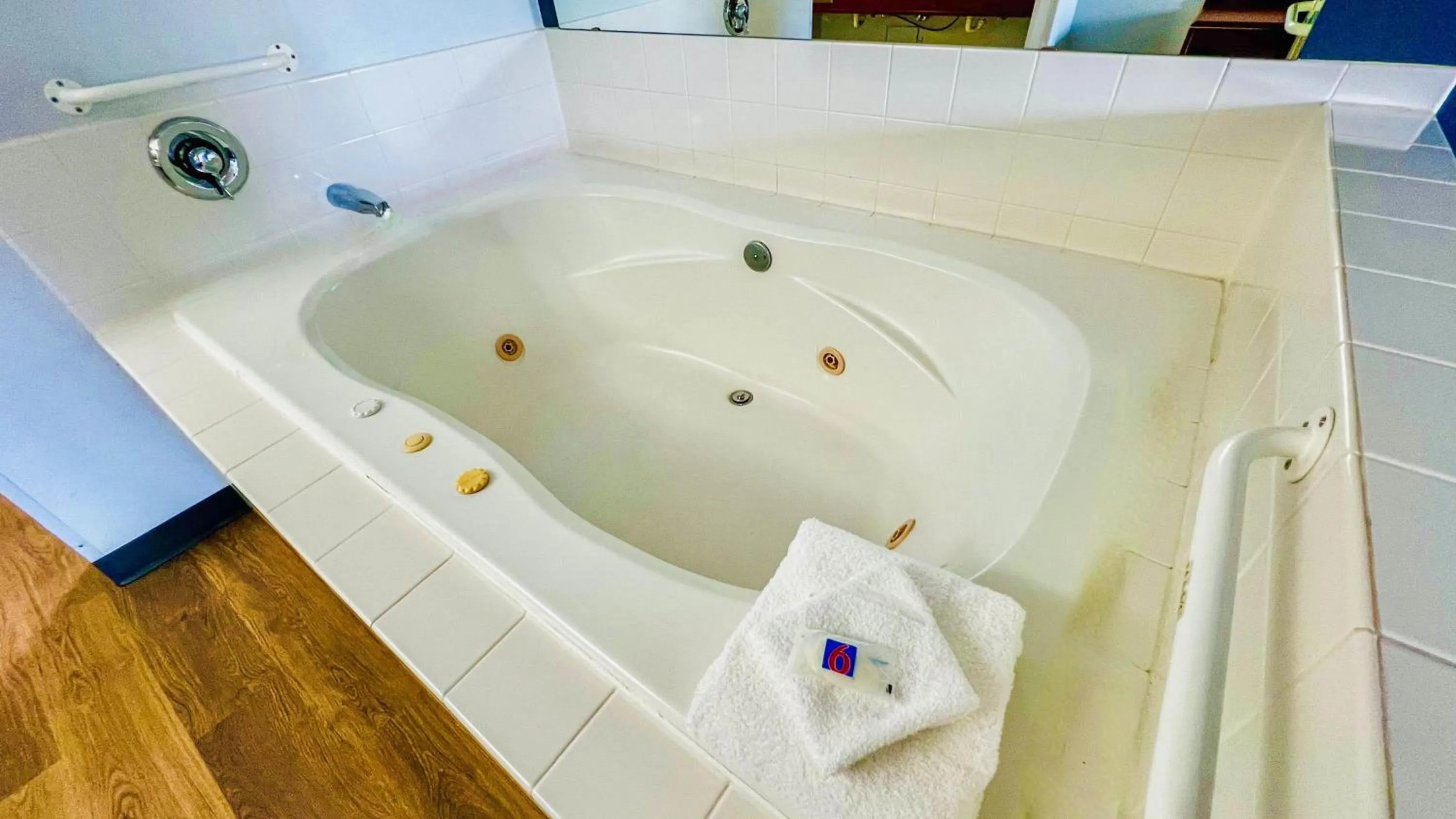 Bathroom in Studio 6 Suites Portland OR I-5 OHSU