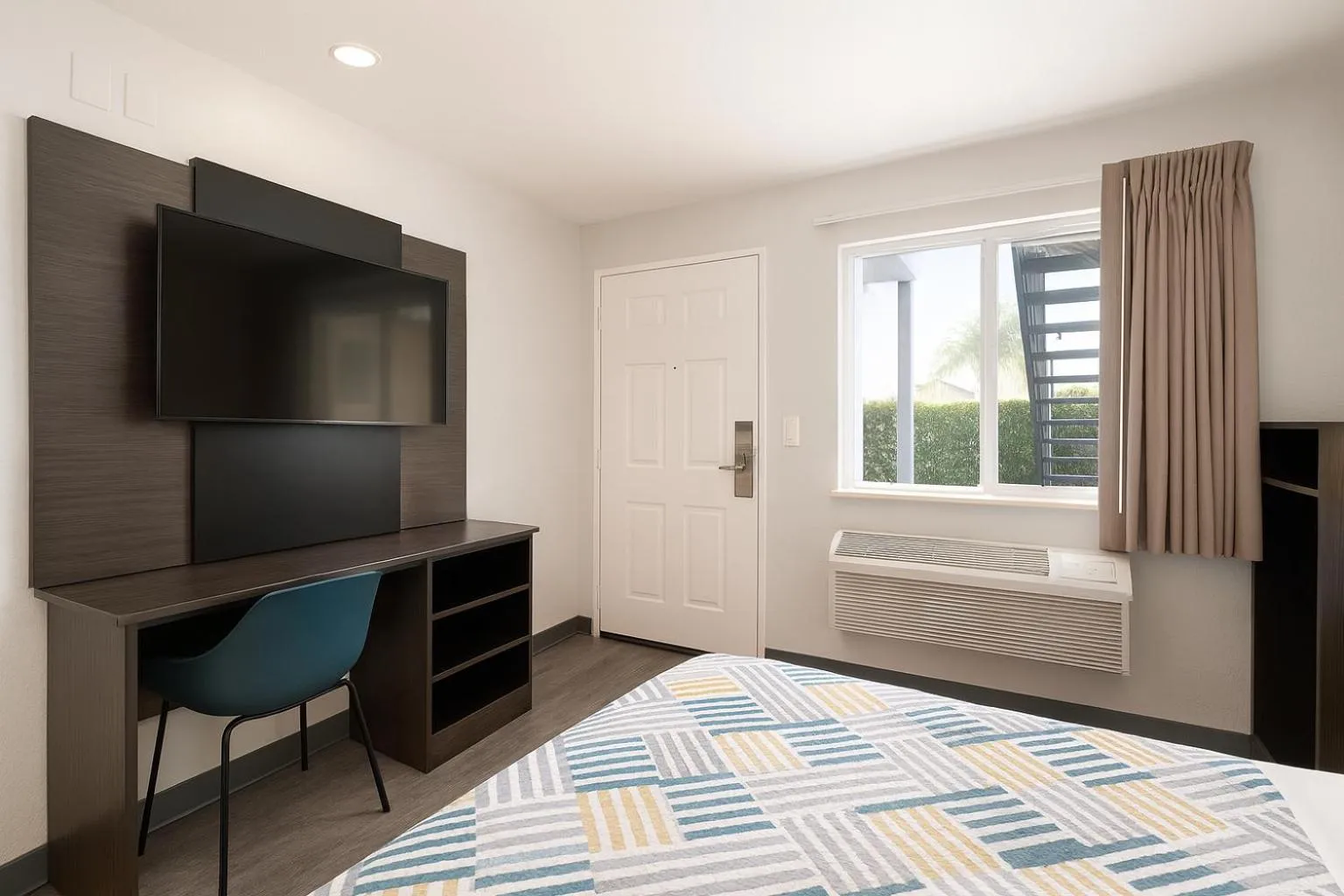 Photo of the whole room, Bed in Motel 6-Westminster, CA - North